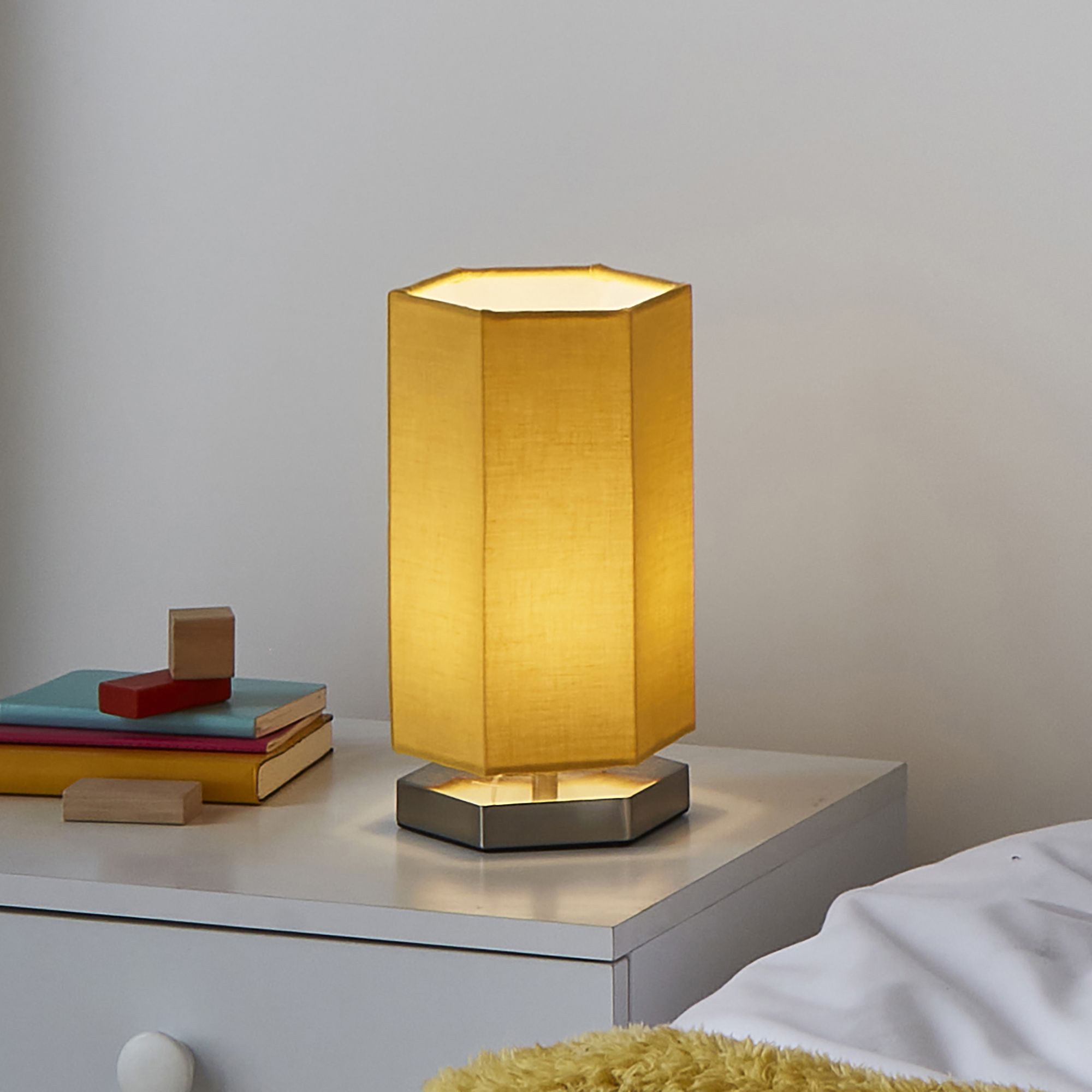 Glow Zia hexagon Yellow Hexagonal Table lamp