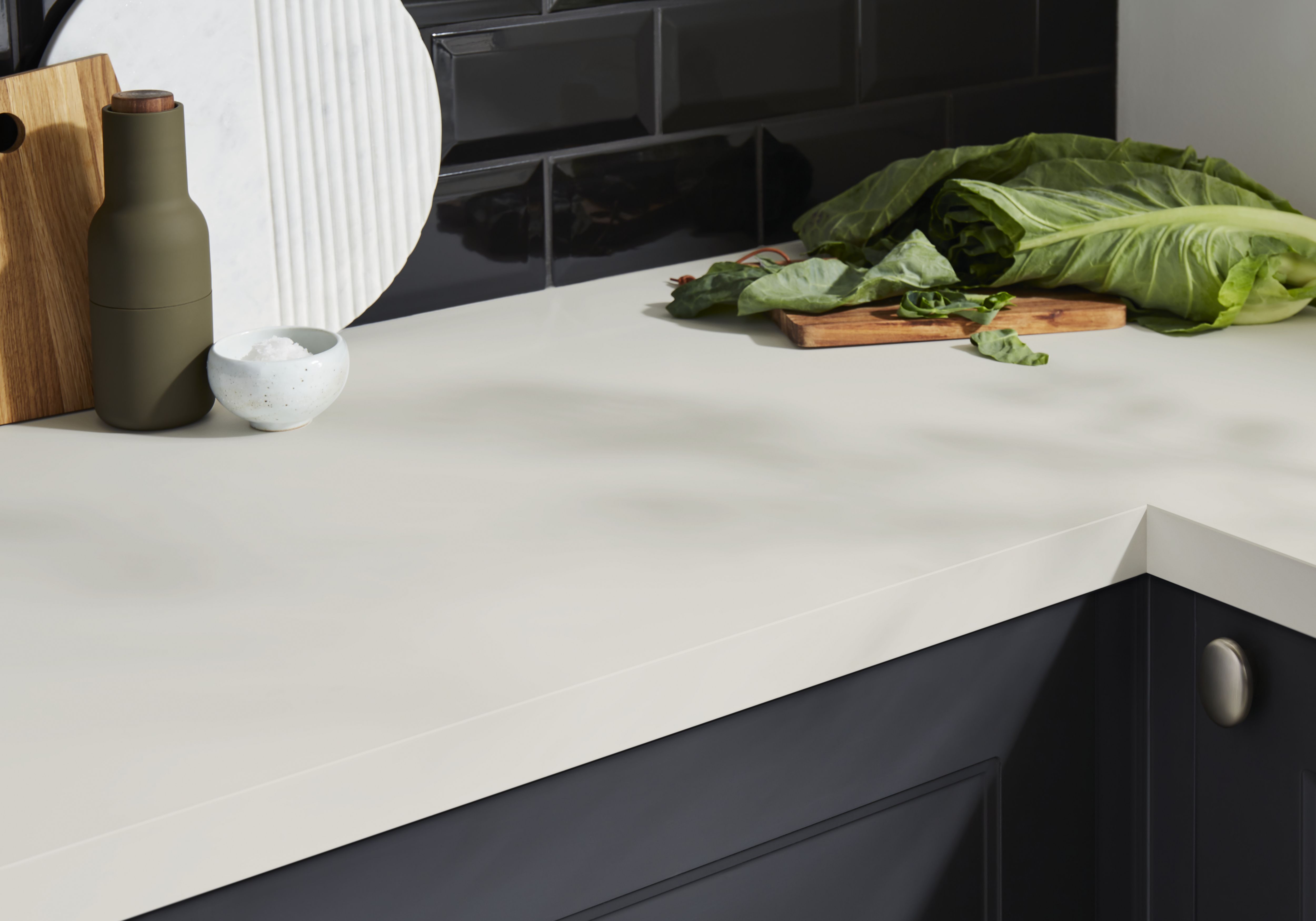 GoodHome 38mm Super matt White Chipboard & laminate Square edge Kitchen Worktop, (L)3000mm