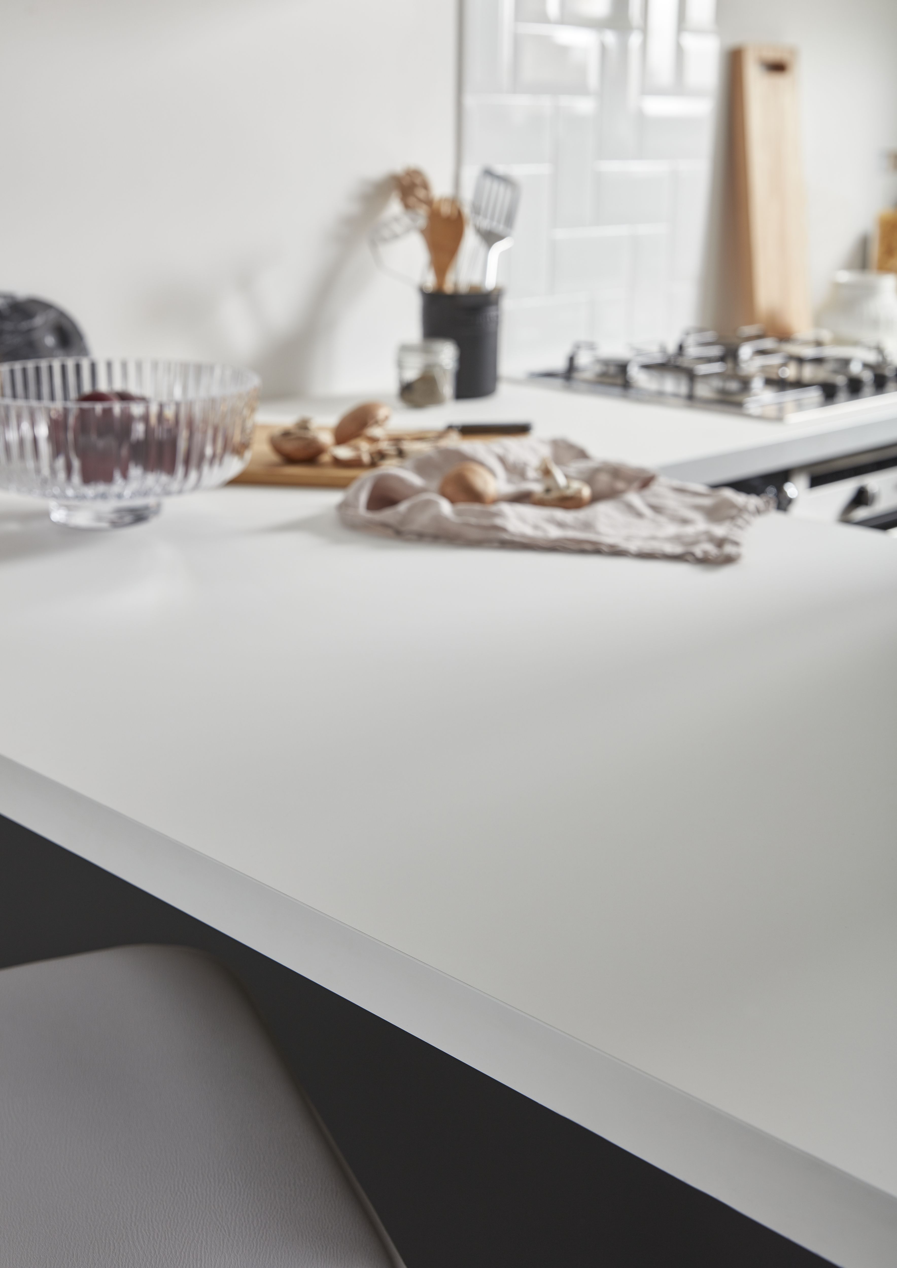 GoodHome 38mm Super matt White Chipboard & laminate Square edge Kitchen Worktop, (L)3000mm