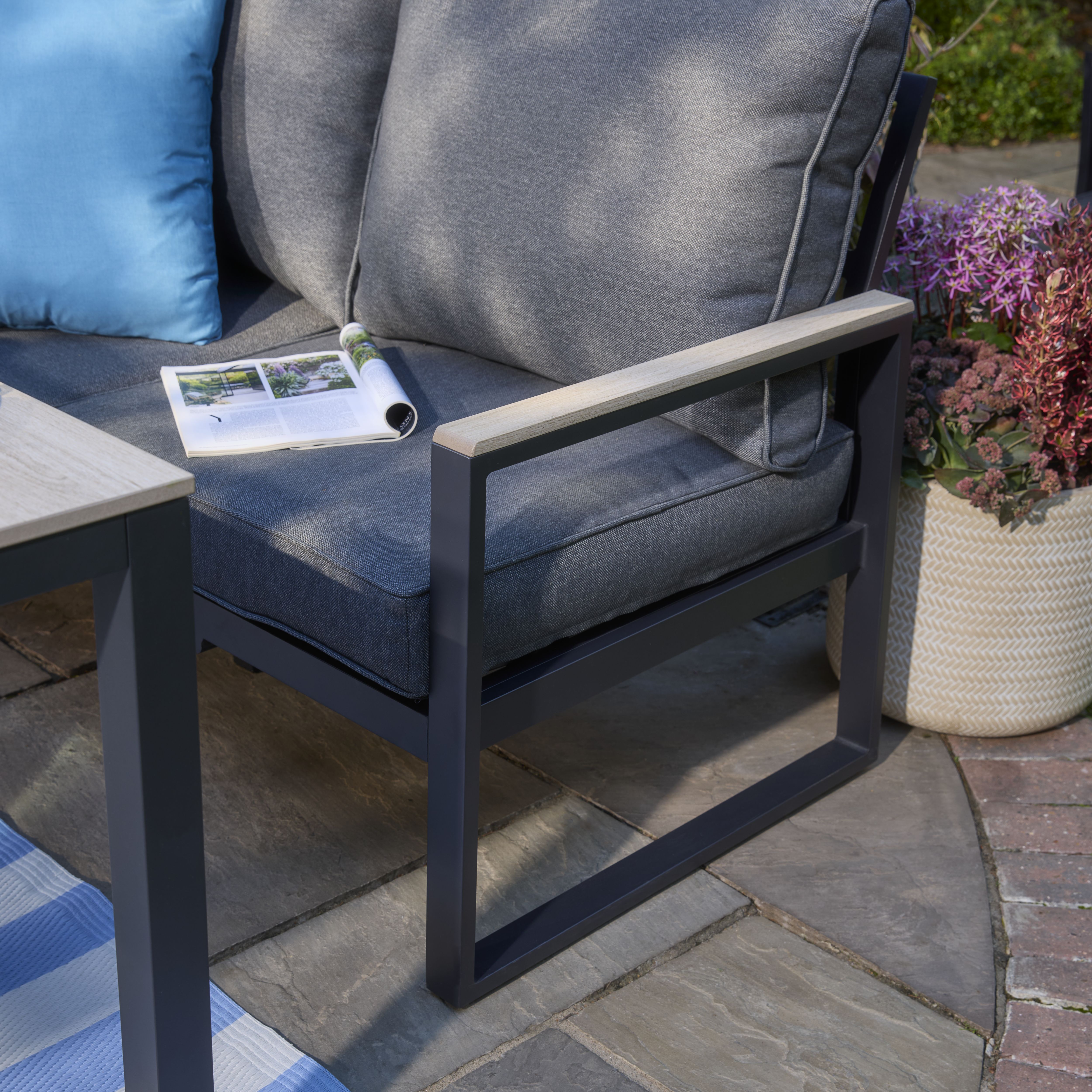 GoodHome Aconite Black Metal 8 Seater Corner Dining set