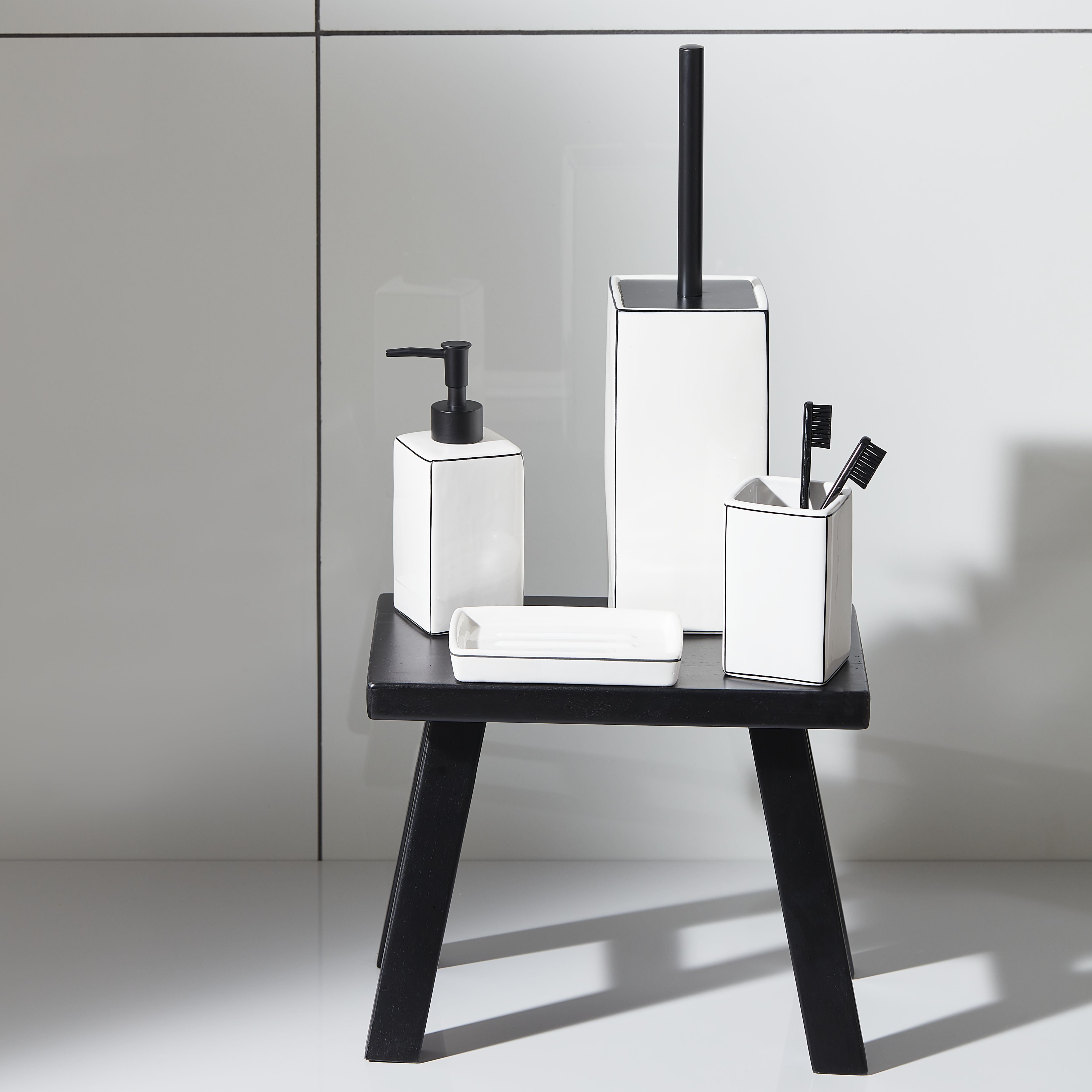 GoodHome Aetna Gloss White & black Ceramic Freestanding Soap dispenser