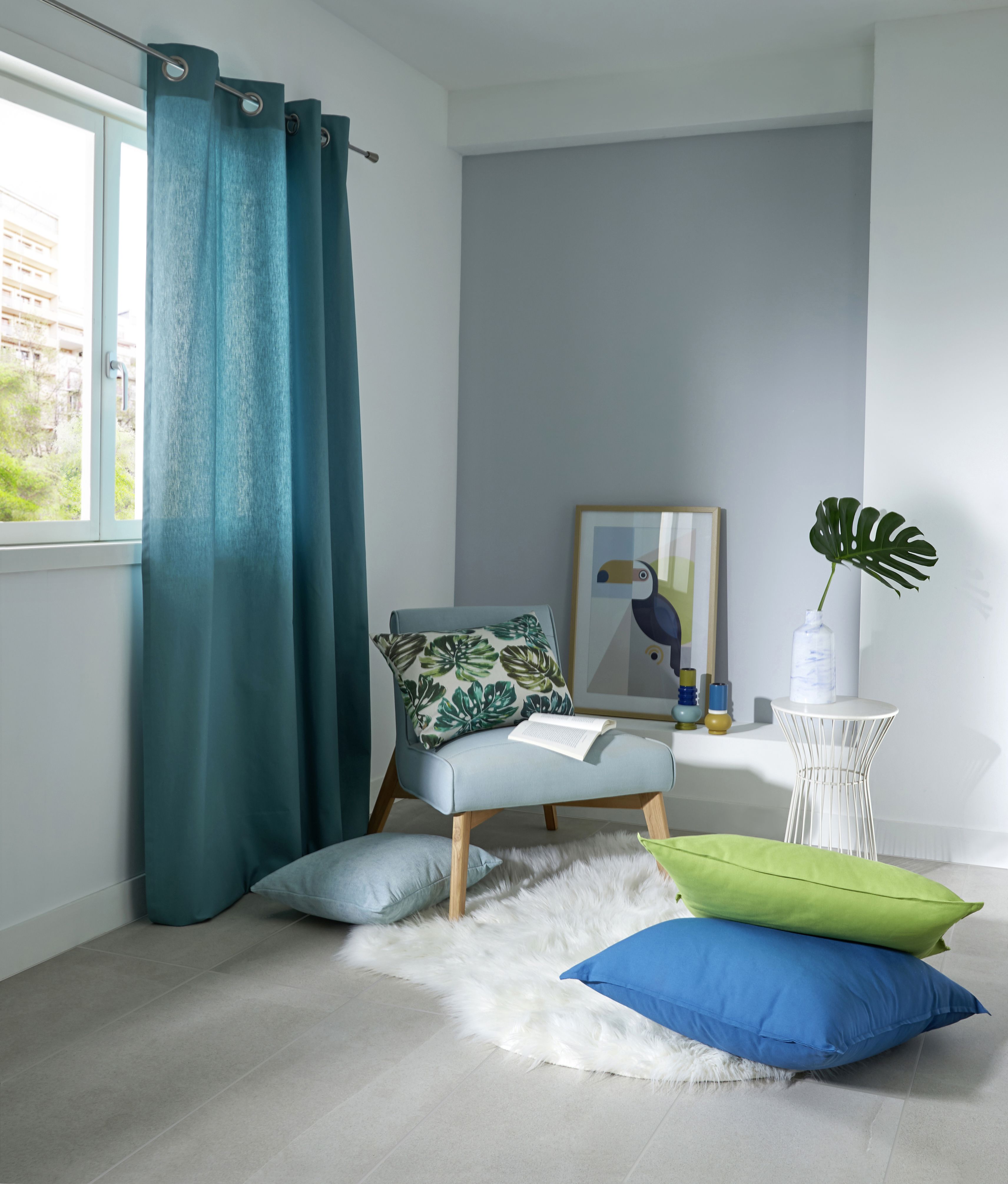 GoodHome Agathe Green & white Palm leaf Linen effect Indoor Cushion, (L)40cm x (W)60cm