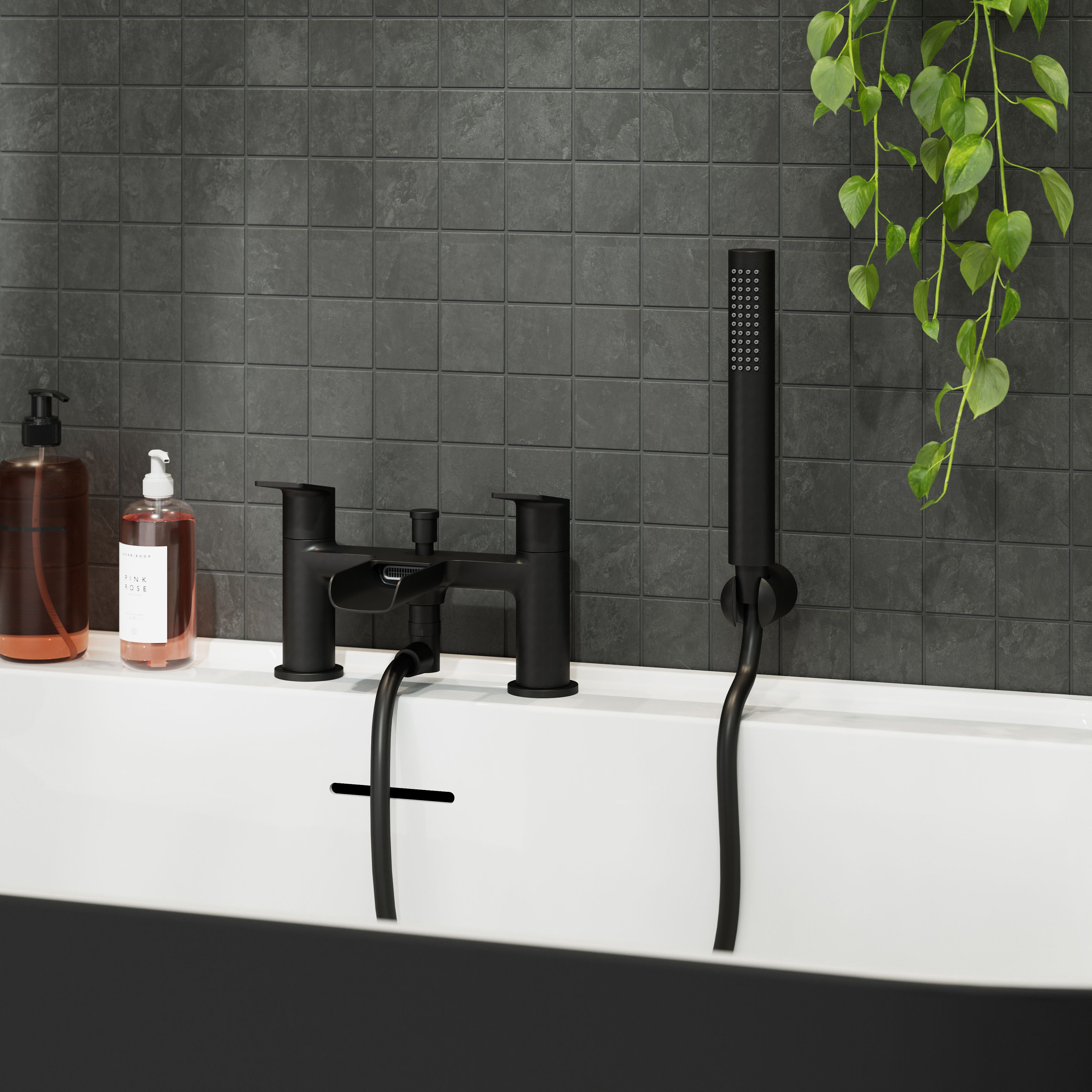 GoodHome Ajeeta Matt Black Ceramic Deck-mounted Double Bath shower mixer tap with shower kit - 9