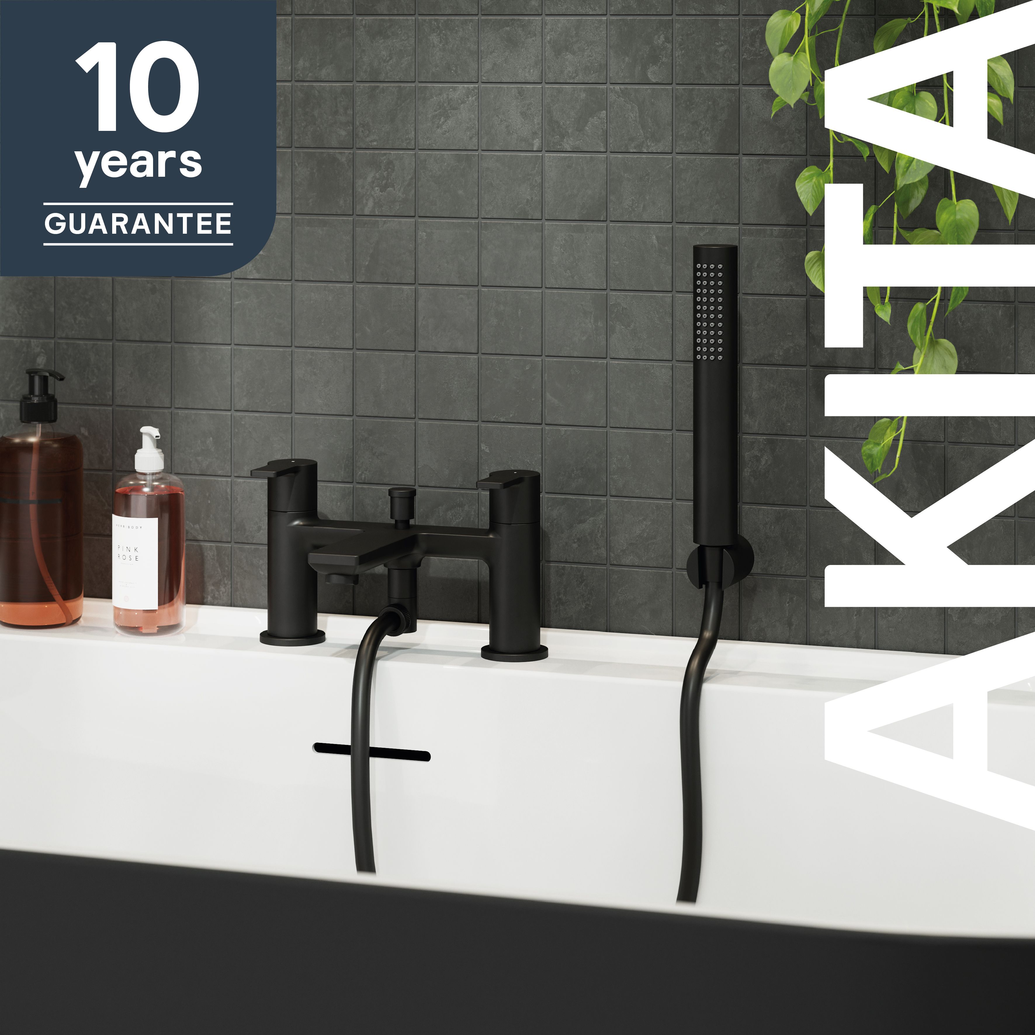 GoodHome Akita Matt Black Ceramic Deck-mounted Double Bath shower mixer tap with shower kit - 10