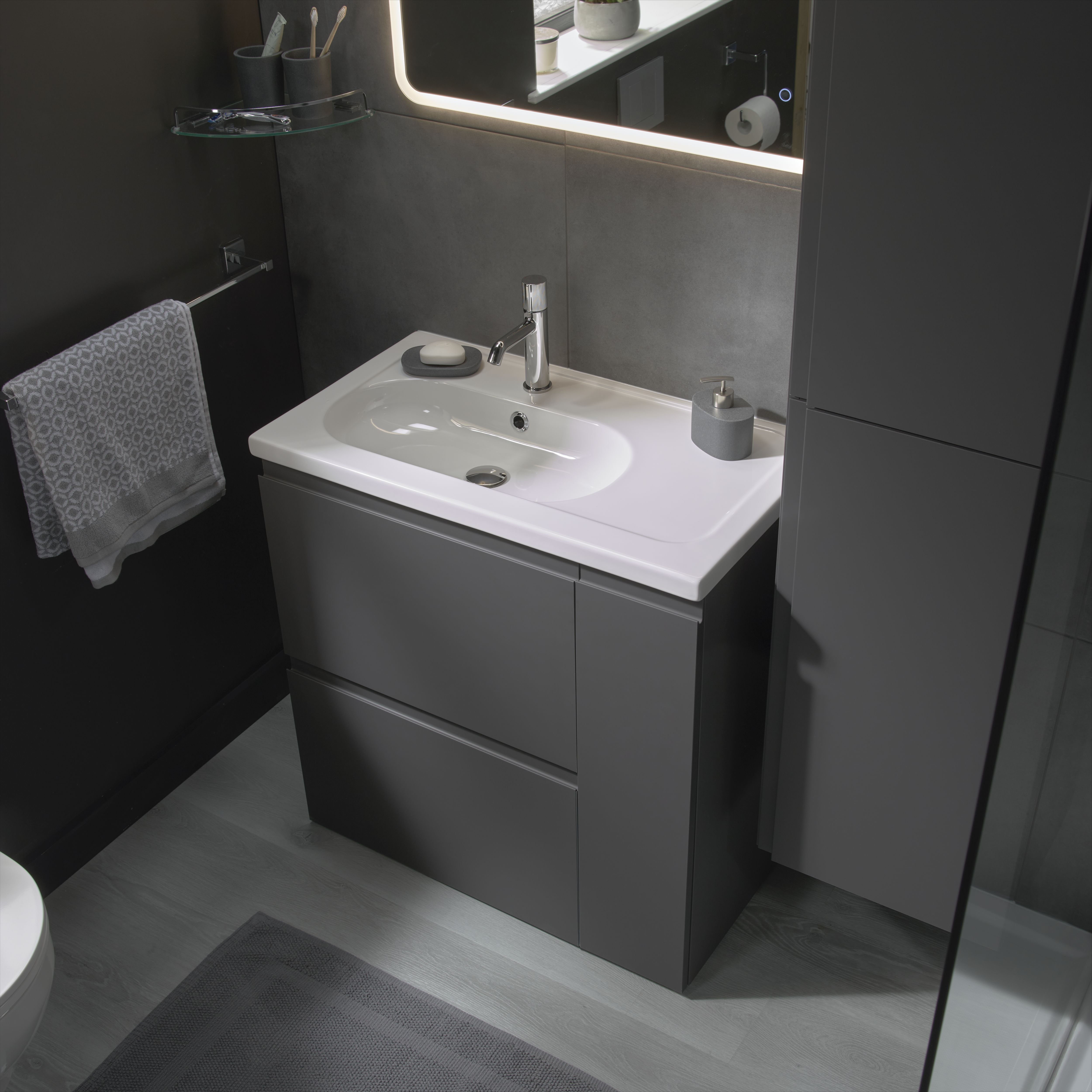 GoodHome Alessano Silver effect Iron & steel Wall-mounted Towel rail (W)63.5cm - 4