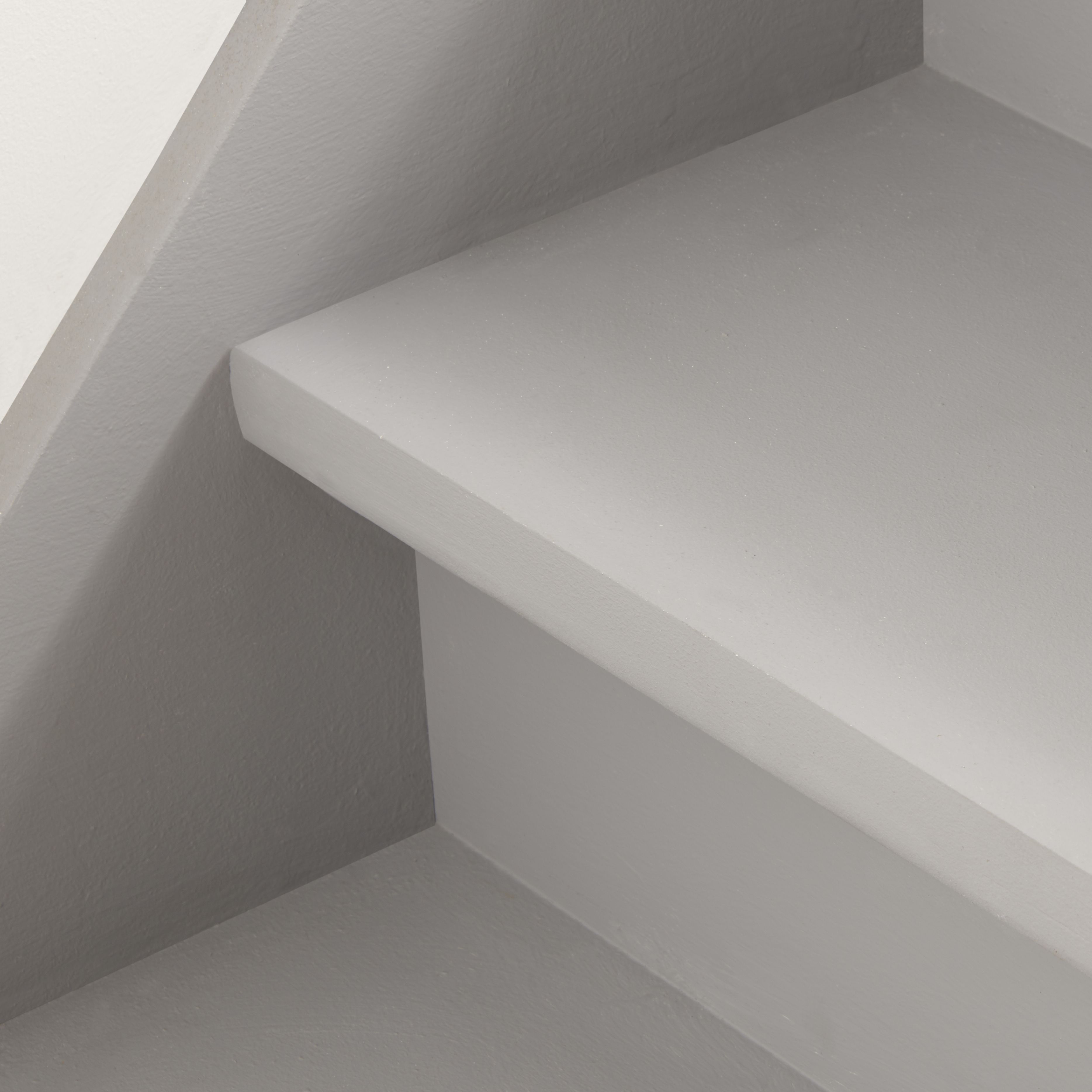 GoodHome Aluminium Anti-slip Silver effect Step protector, (L)900mm (W)40mm