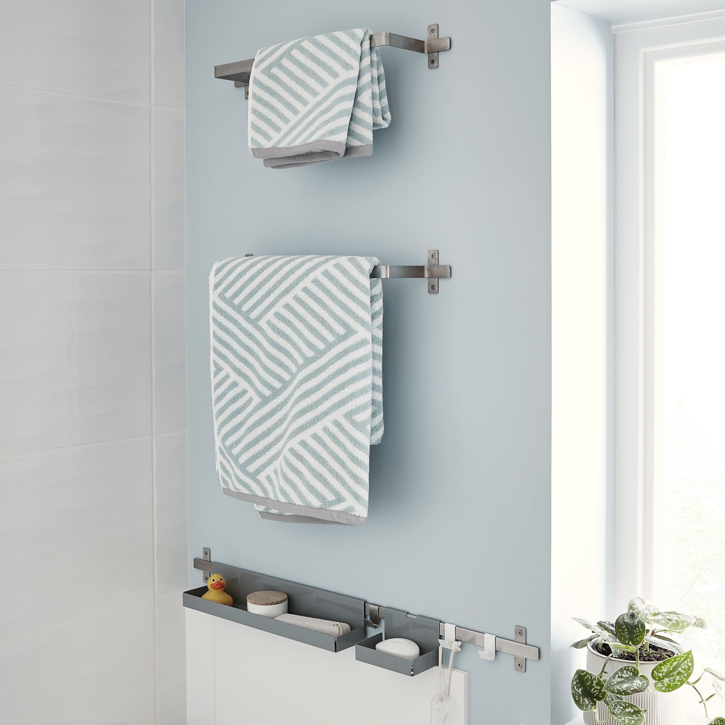 GoodHome Amantea Brushed Wall-mounted Towel rail (W)500mm | DIY at Bu0026Q