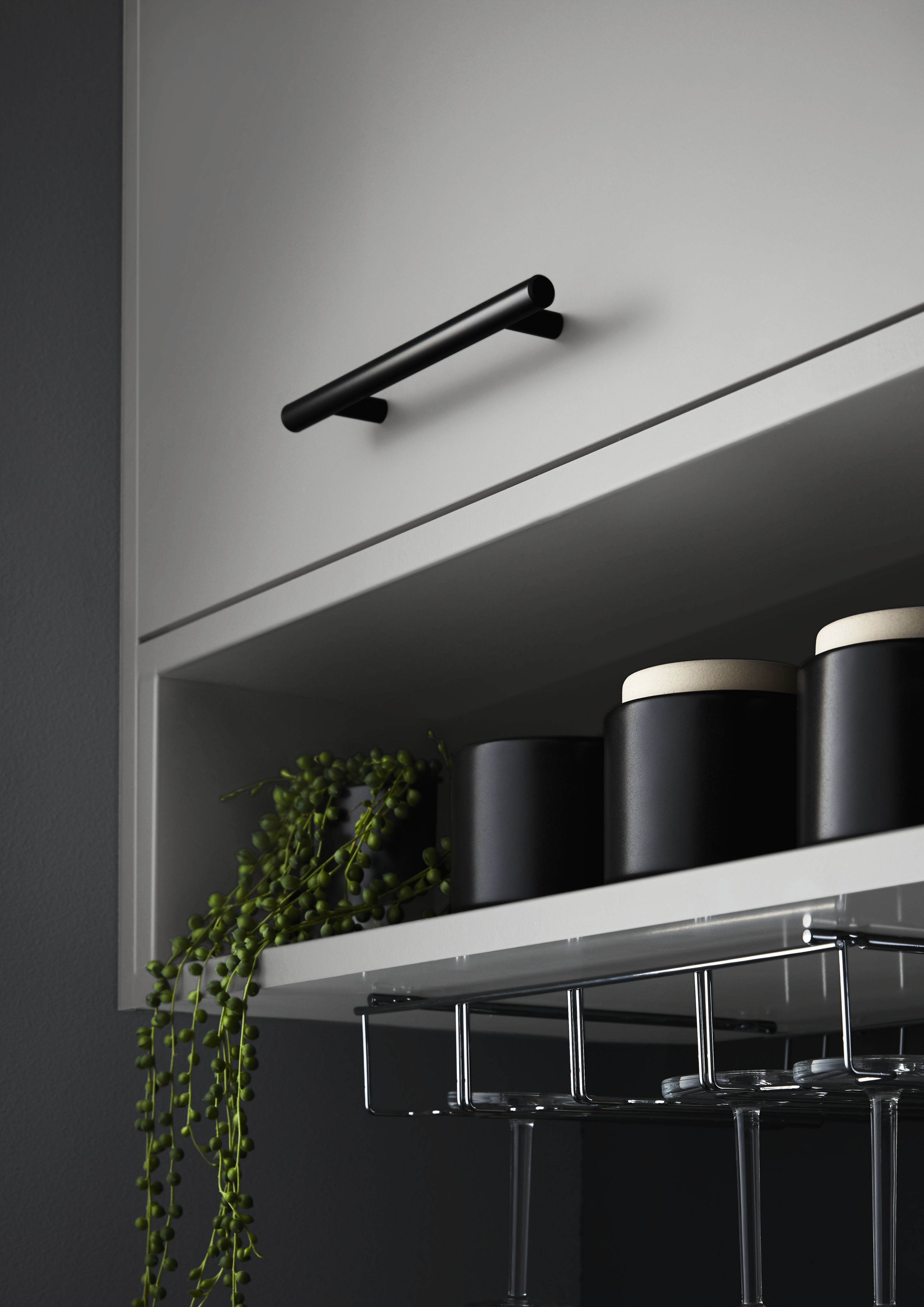 GoodHome Annatto Matt Black Kitchen cabinets Bar Handle (L)18.8cm (D)32mm, Pack of 2