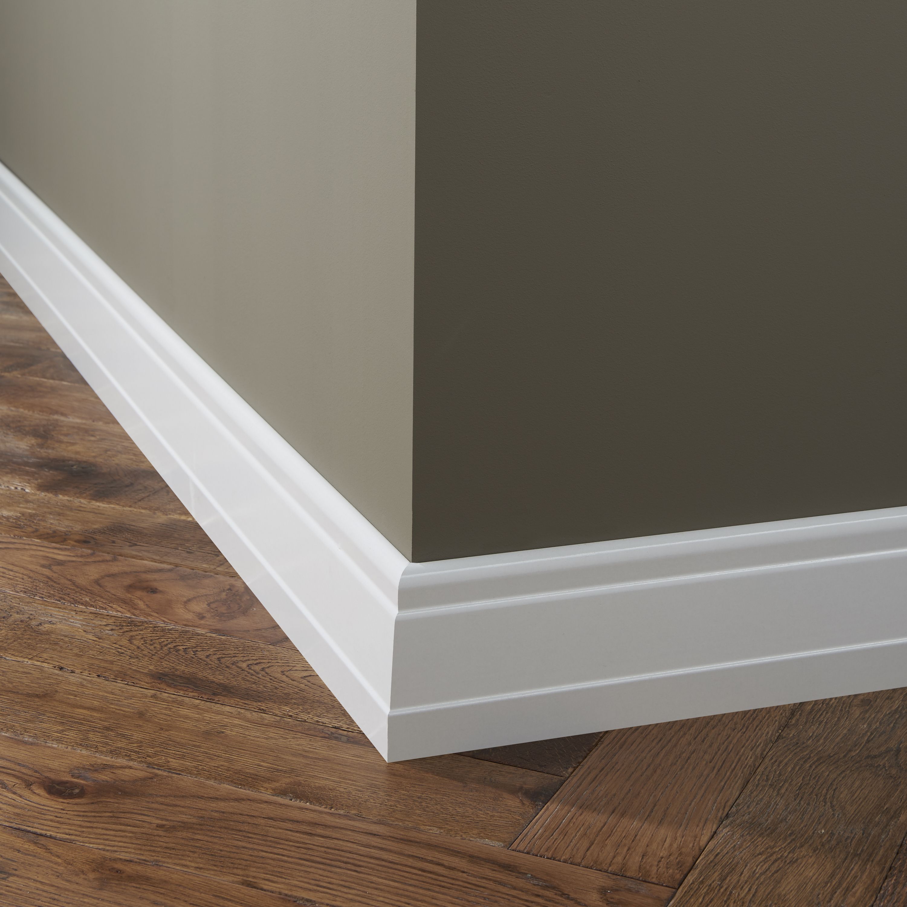 GoodHome Art Deco Style White MDF Skirting board (L)2.2m (W)100mm (T)19mm