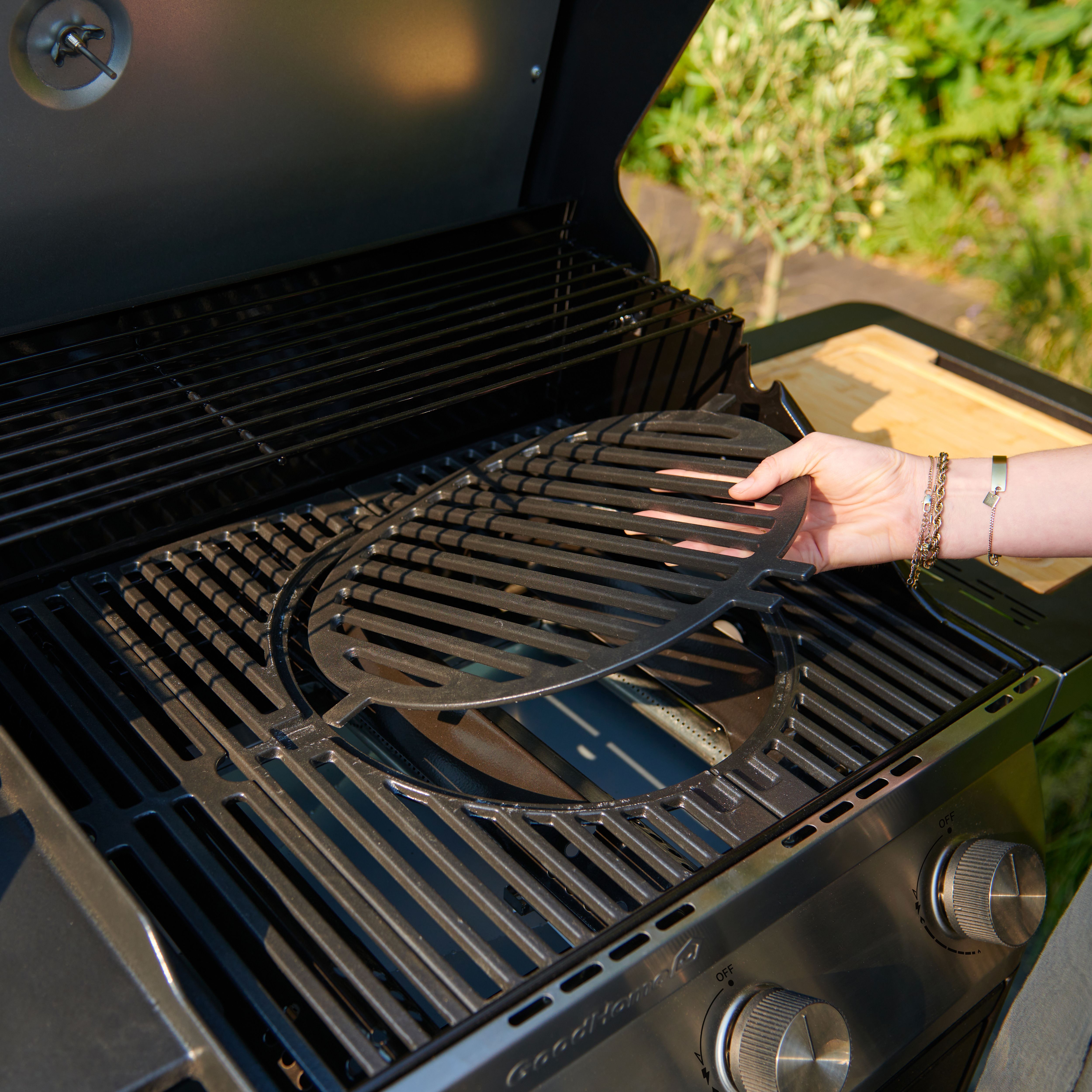 GoodHome Attaia Black burner Gas BBQ