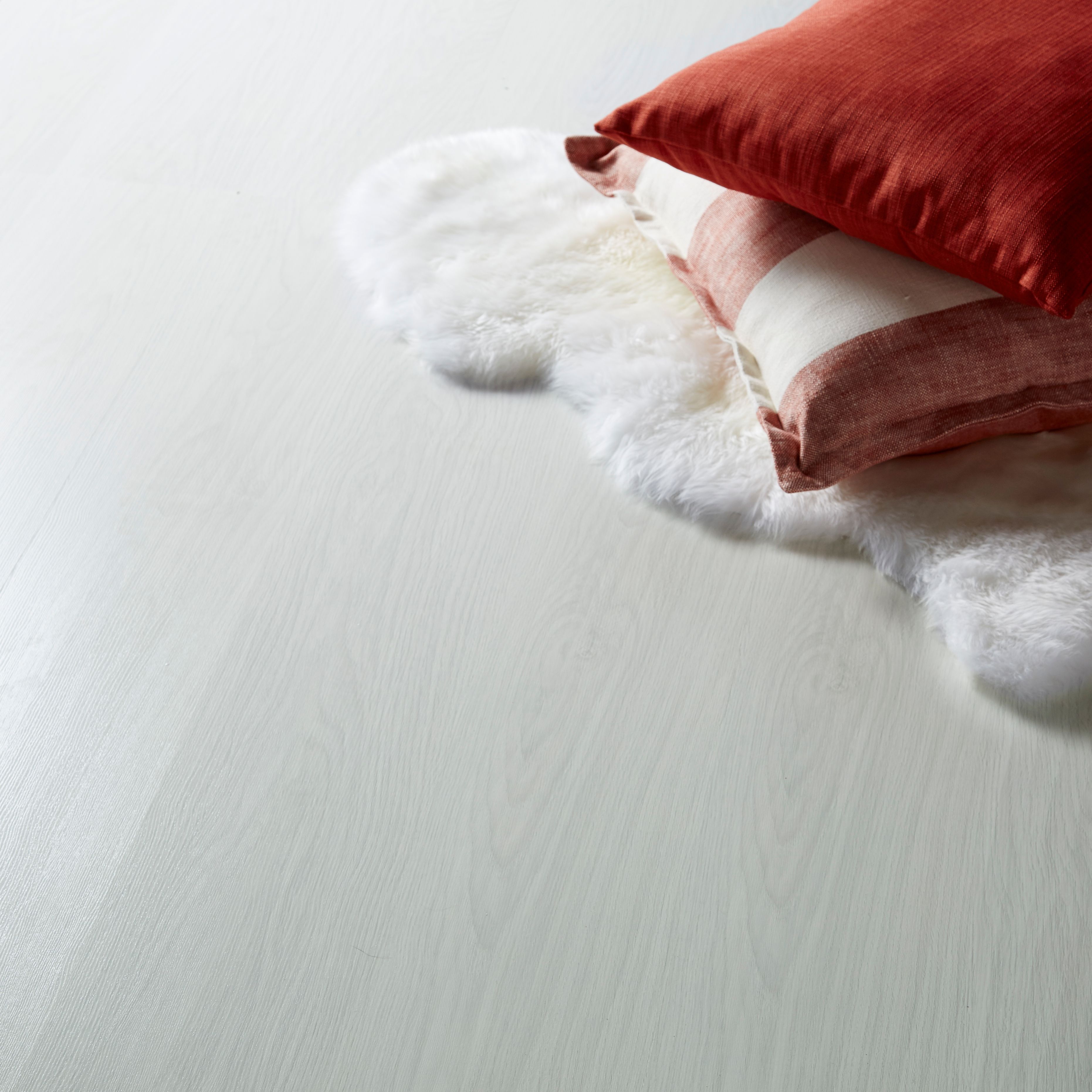 GoodHome Ballarat White Oak effect Laminate Flooring, 2.467m² Pack of