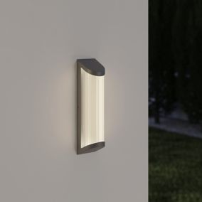 GoodHome Bevel Matt Anthracite Mains-powered Integrated LED Outdoor Contemporary Wall light 520lm
