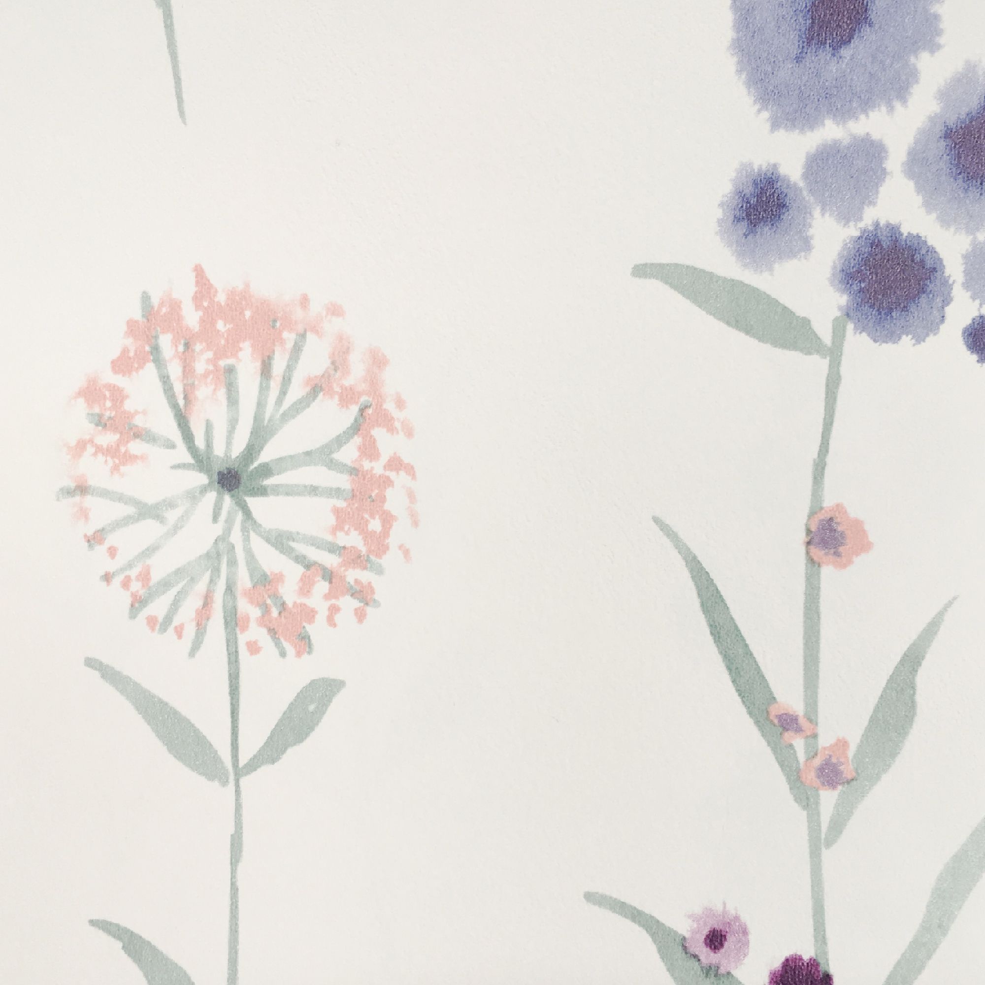 GoodHome Bifora Purple Floral Smooth Wallpaper