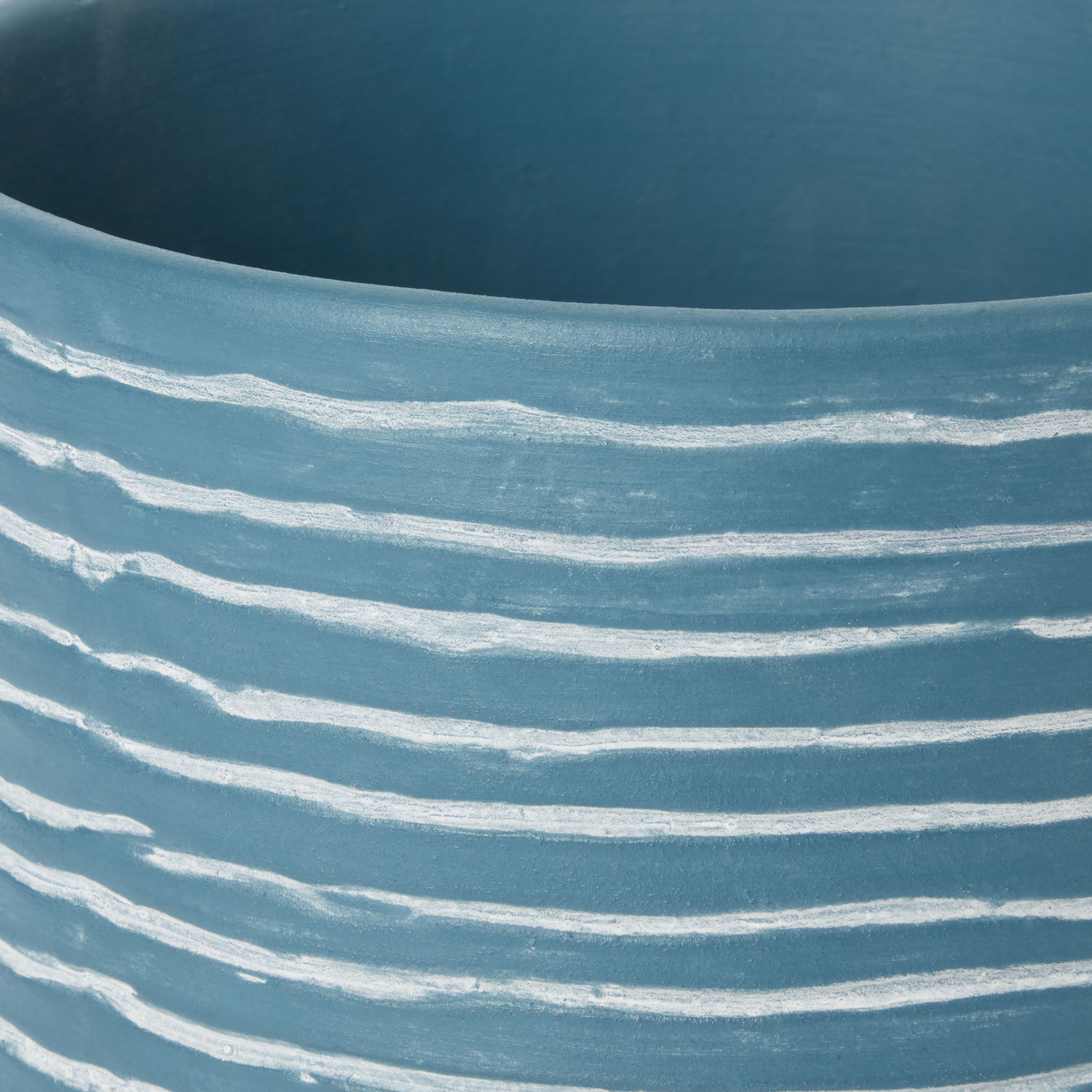 GoodHome Blue coral Clay Striped Circular Plant pot (Dia)20cm