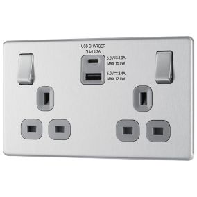 GoodHome Brushed Steel Double 13A Screwless Switched Socket with USB x2 4.2A & Grey inserts