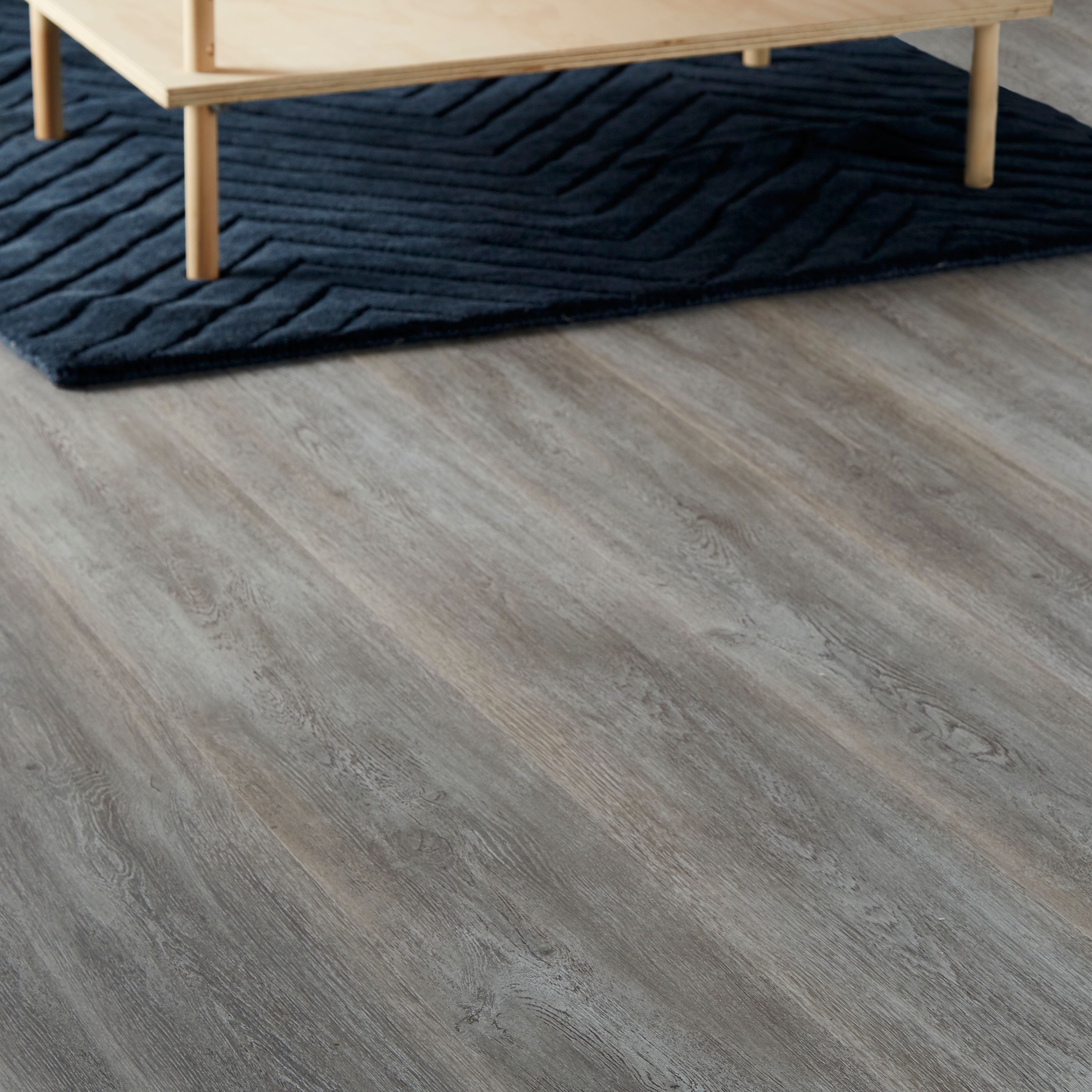 Grey laminate flooring deals b&q