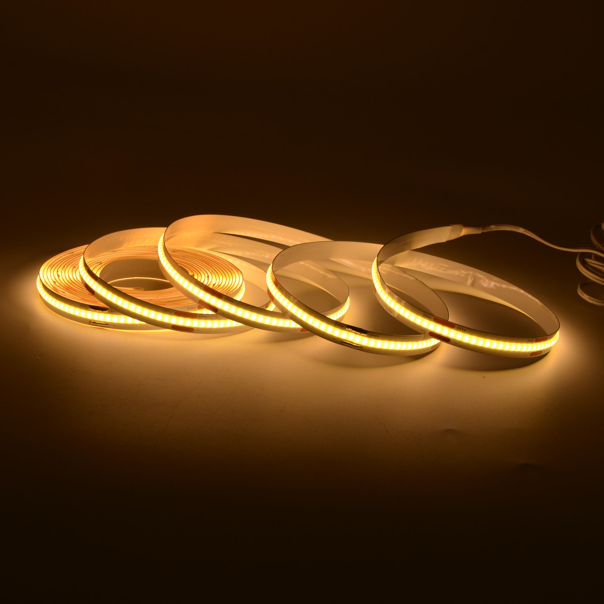GoodHome Cacella Mains-powered (plug-in) LED Warm white Strip light IP20 2000lm 2700K (L)5m
