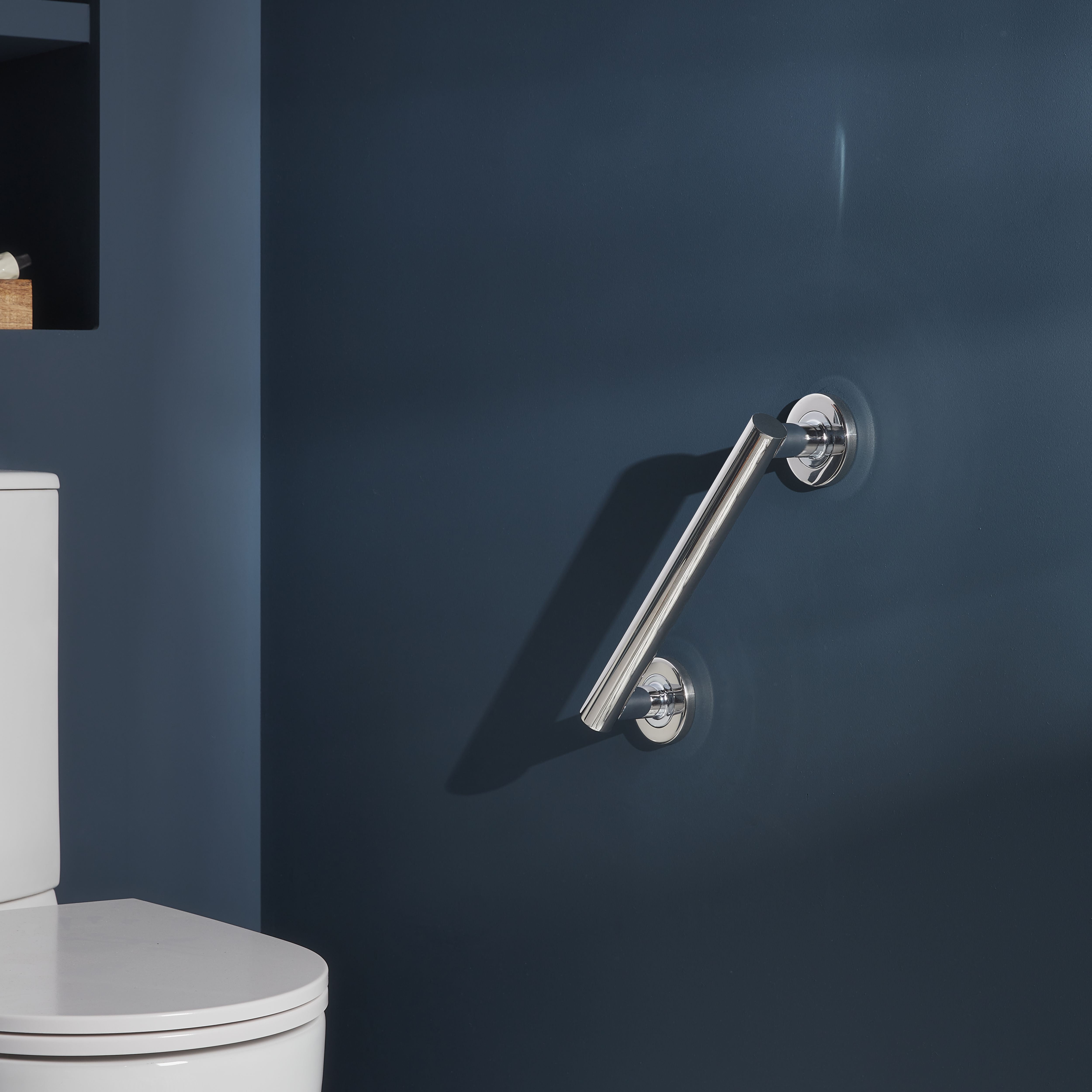GoodHome Cavally White Rimless Comfort height Close-coupled Toilet set with Soft close seat