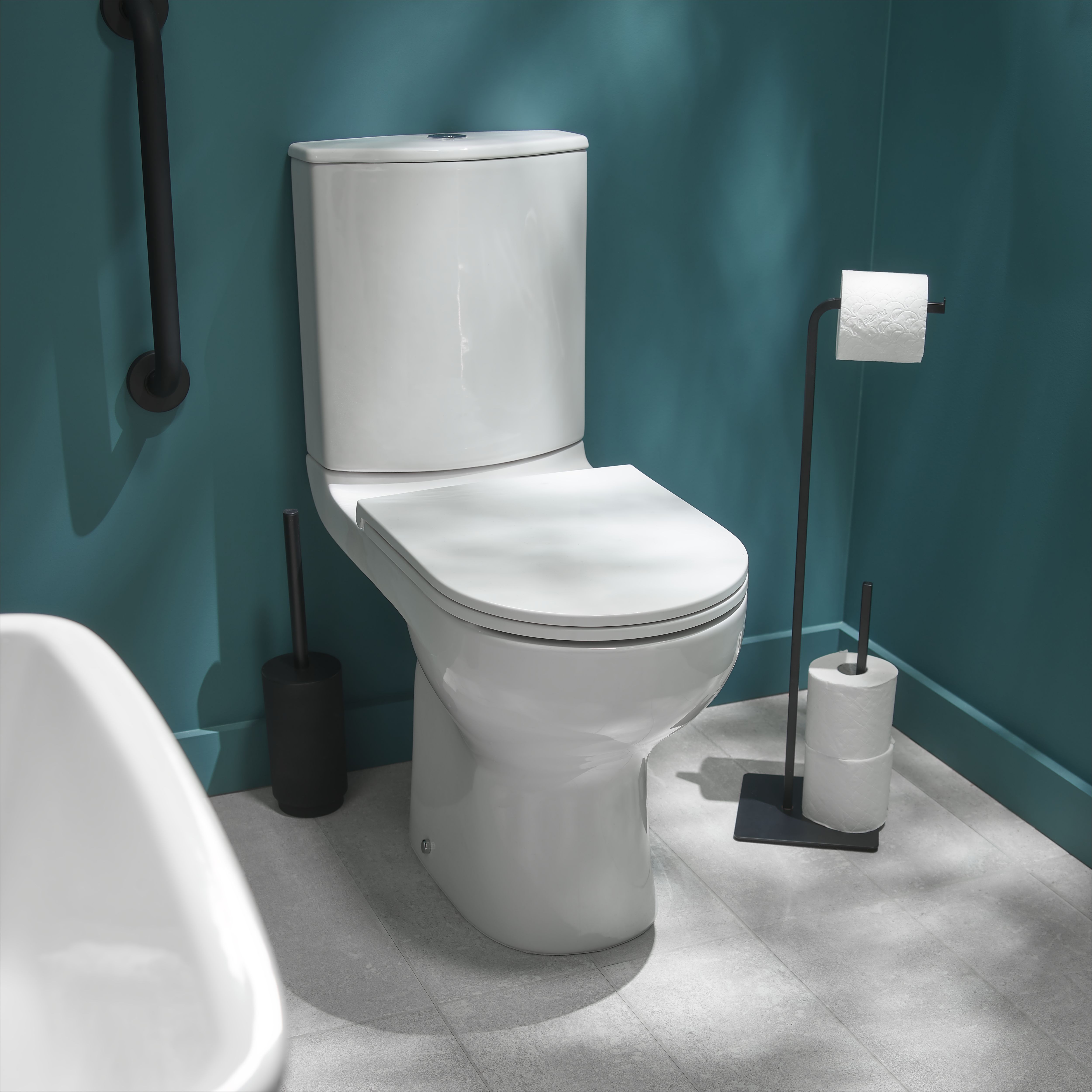 GoodHome Cavally White Rimless Comfort height Close-coupled Toilet set with Soft close seat