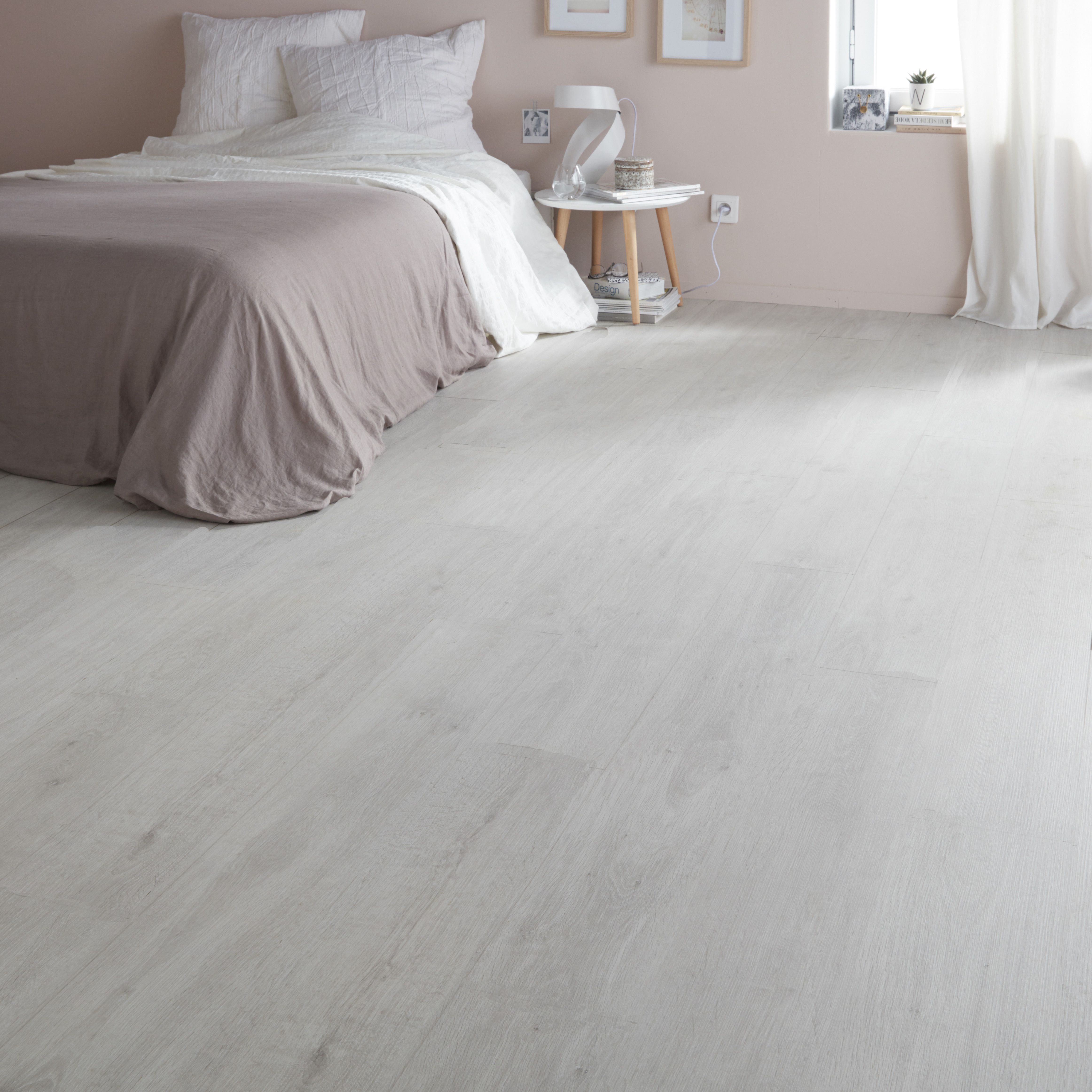 GoodHome Geelong Natural grey oak Wood planks Grey wood effect Laminate