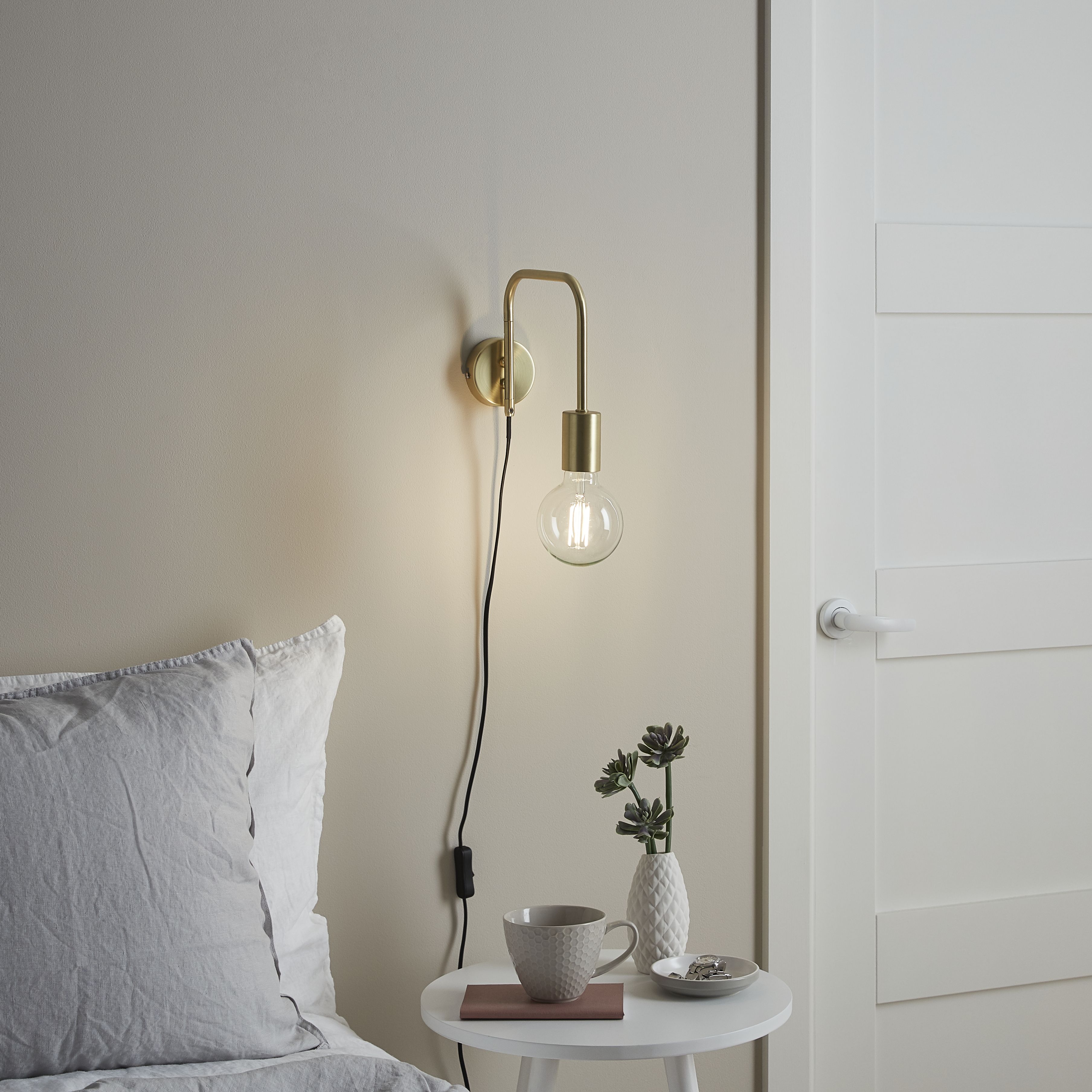 Gold wall deals light plug in