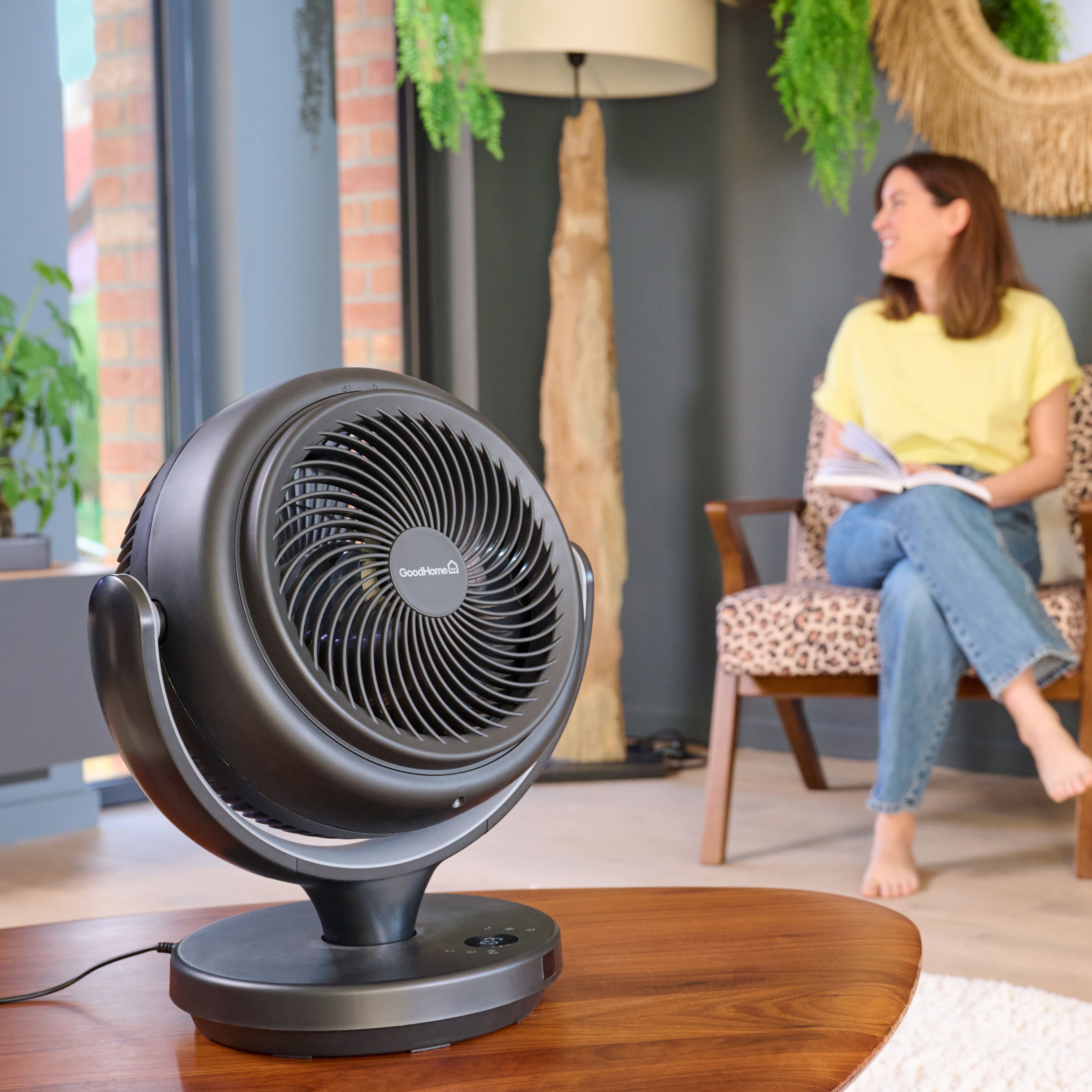 GoodHome GHODF20-BKDC Black 8" 24W Remote controlled Table fan