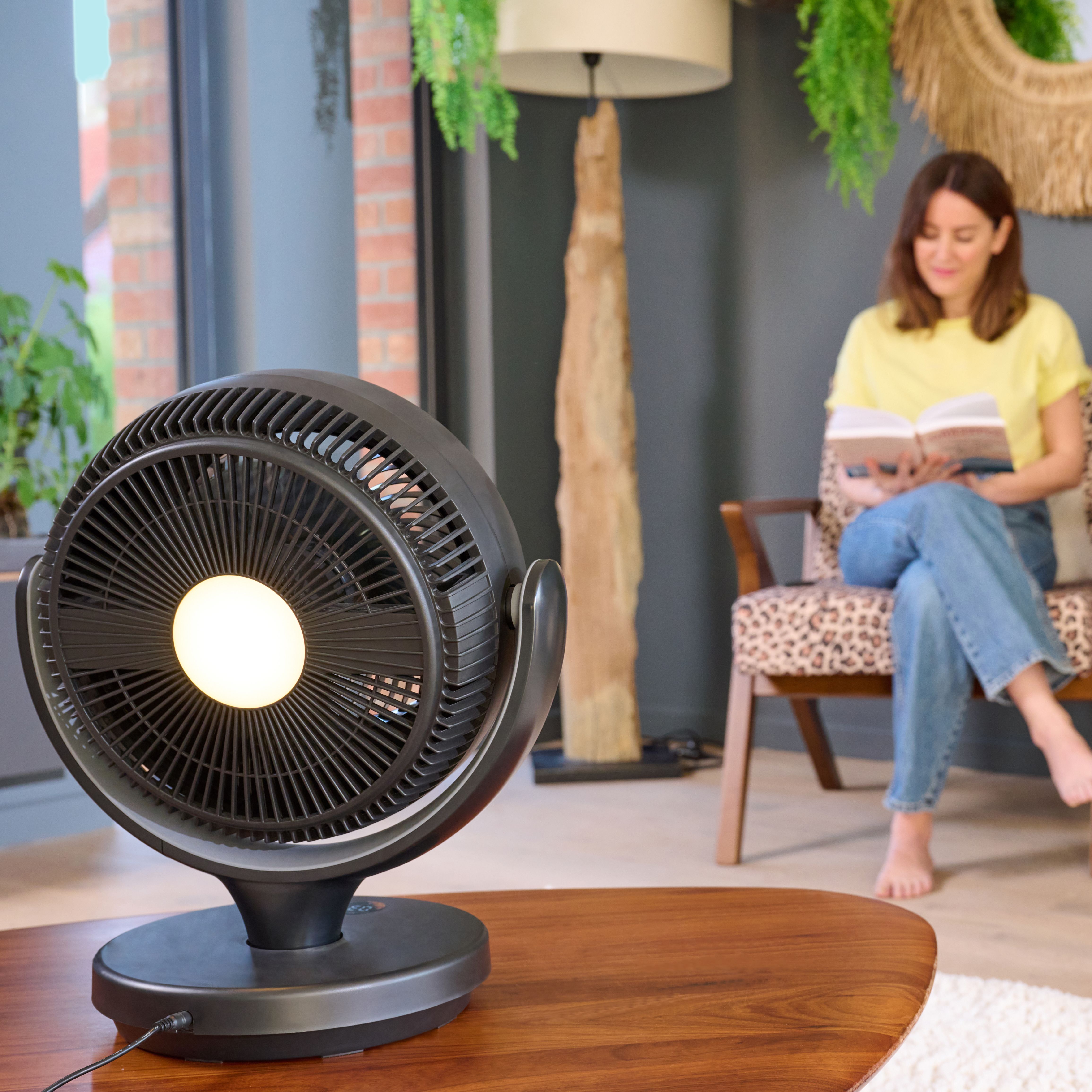 GoodHome GHODF20-BKDC Black 8" 24W Remote controlled Table fan