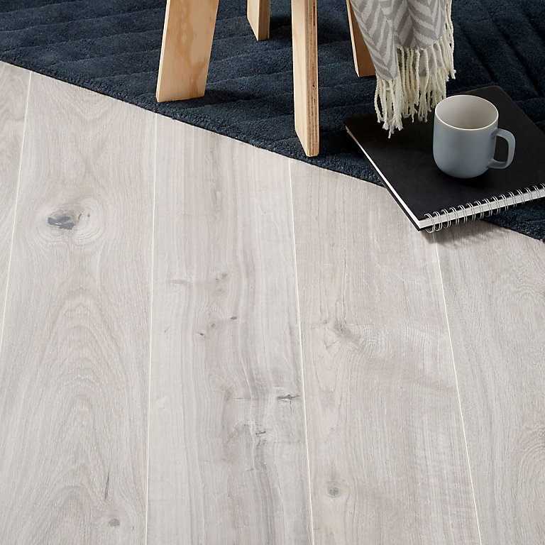Goodhome Gladstone Grey Oak Effect, Black And Grey Laminate Flooring