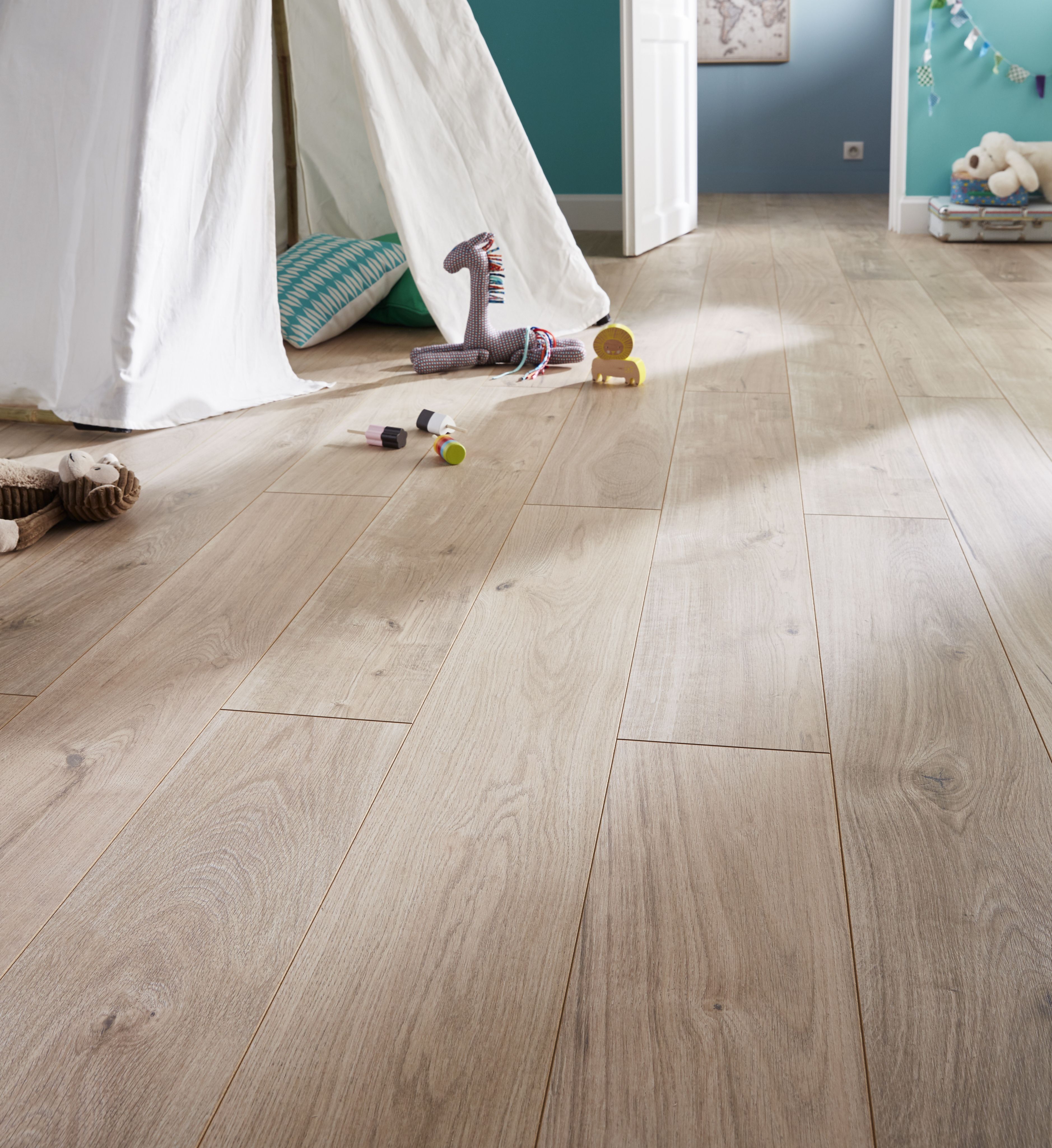 GoodHome Gladstone Wood planks Oak effect Laminate Flooring, 1.996m²