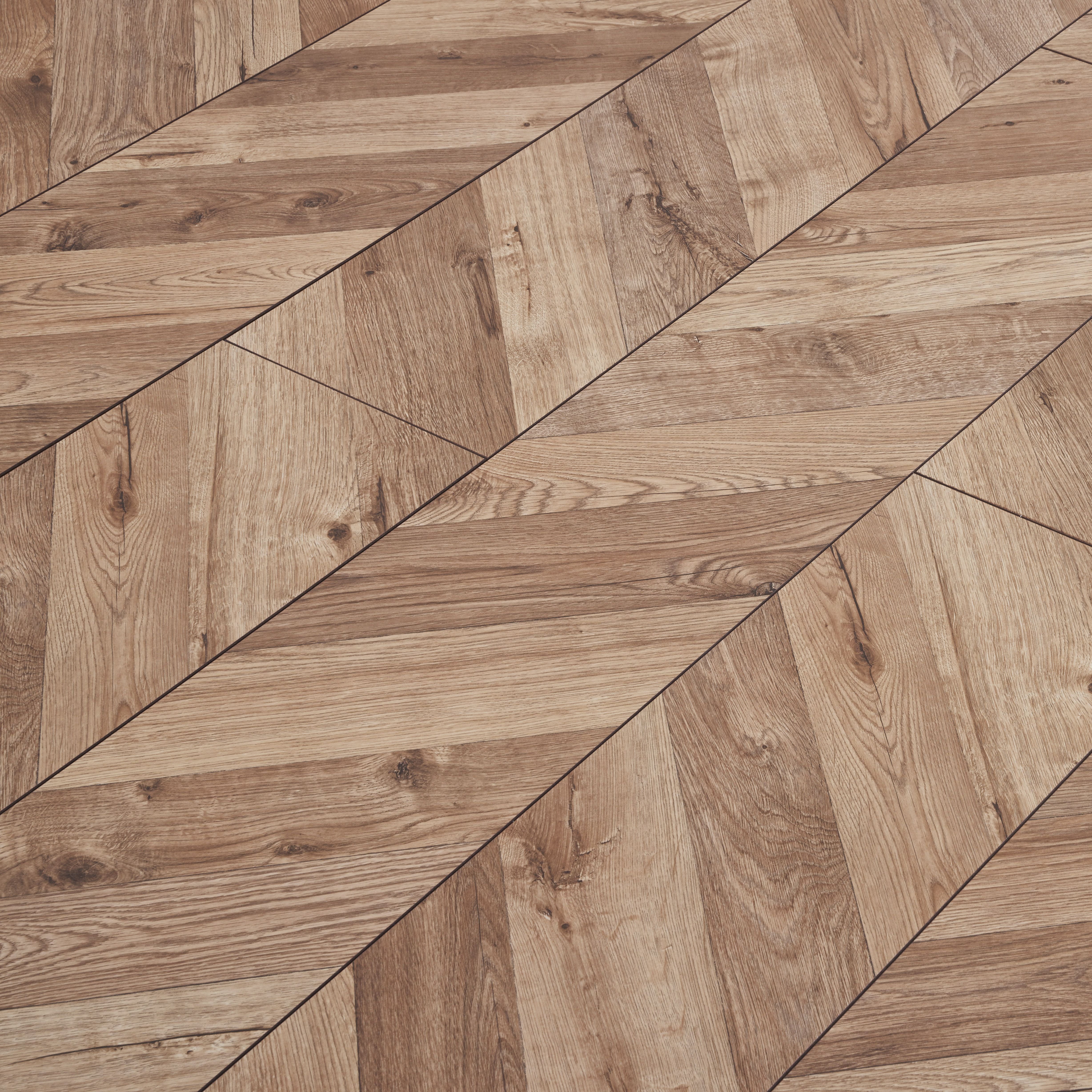 GoodHome Heanor French herringbone Light oak effect Synchronic Herringbone Laminate Flooring, 2.7m²