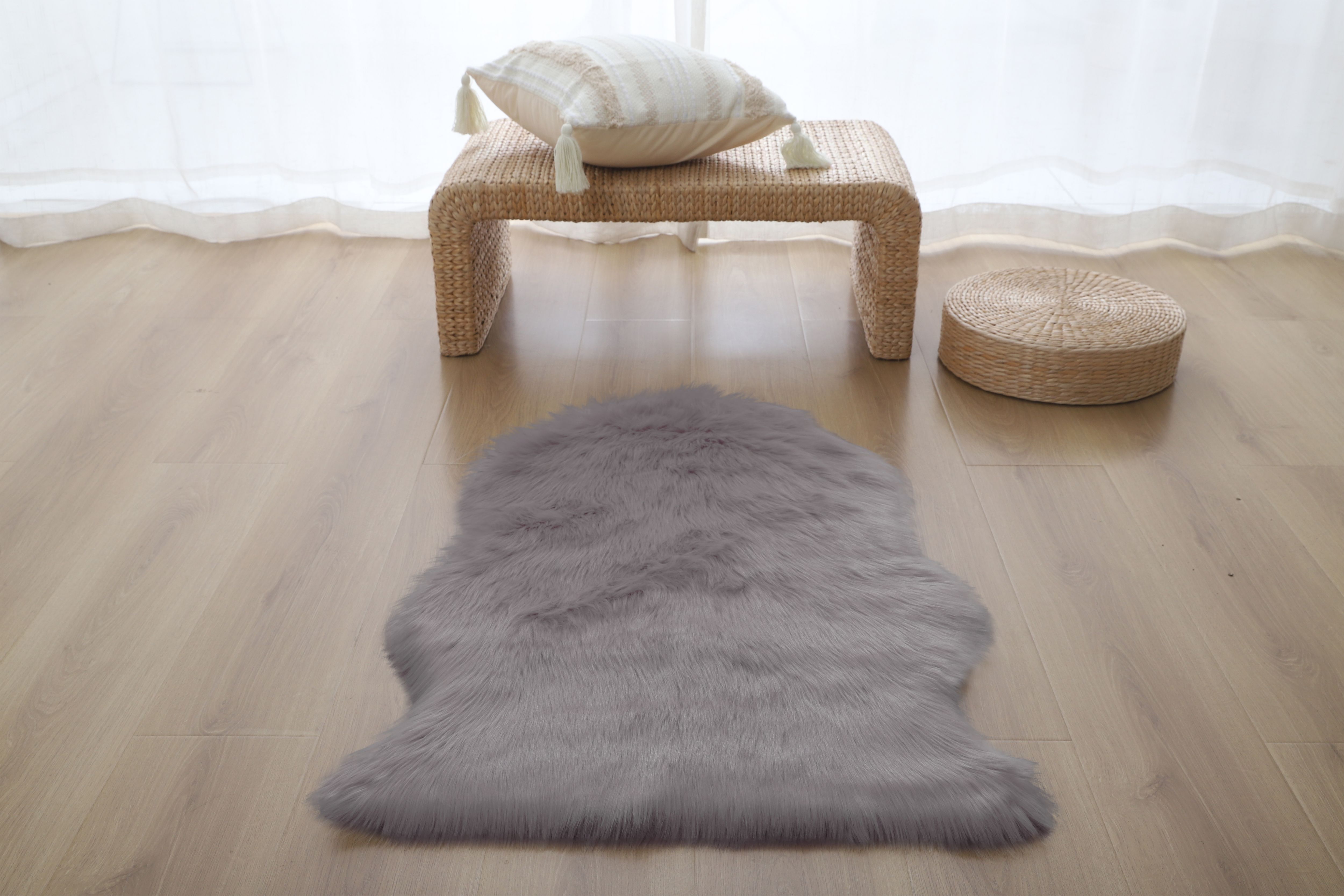 GoodHome Hegoa Doeskin Fur effect Small Rug, (L)90cm x (W)60cm