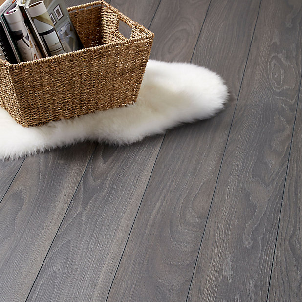 Goodhome Horsham Grey Oak Effect, Bedroom Laminate Flooring B Q