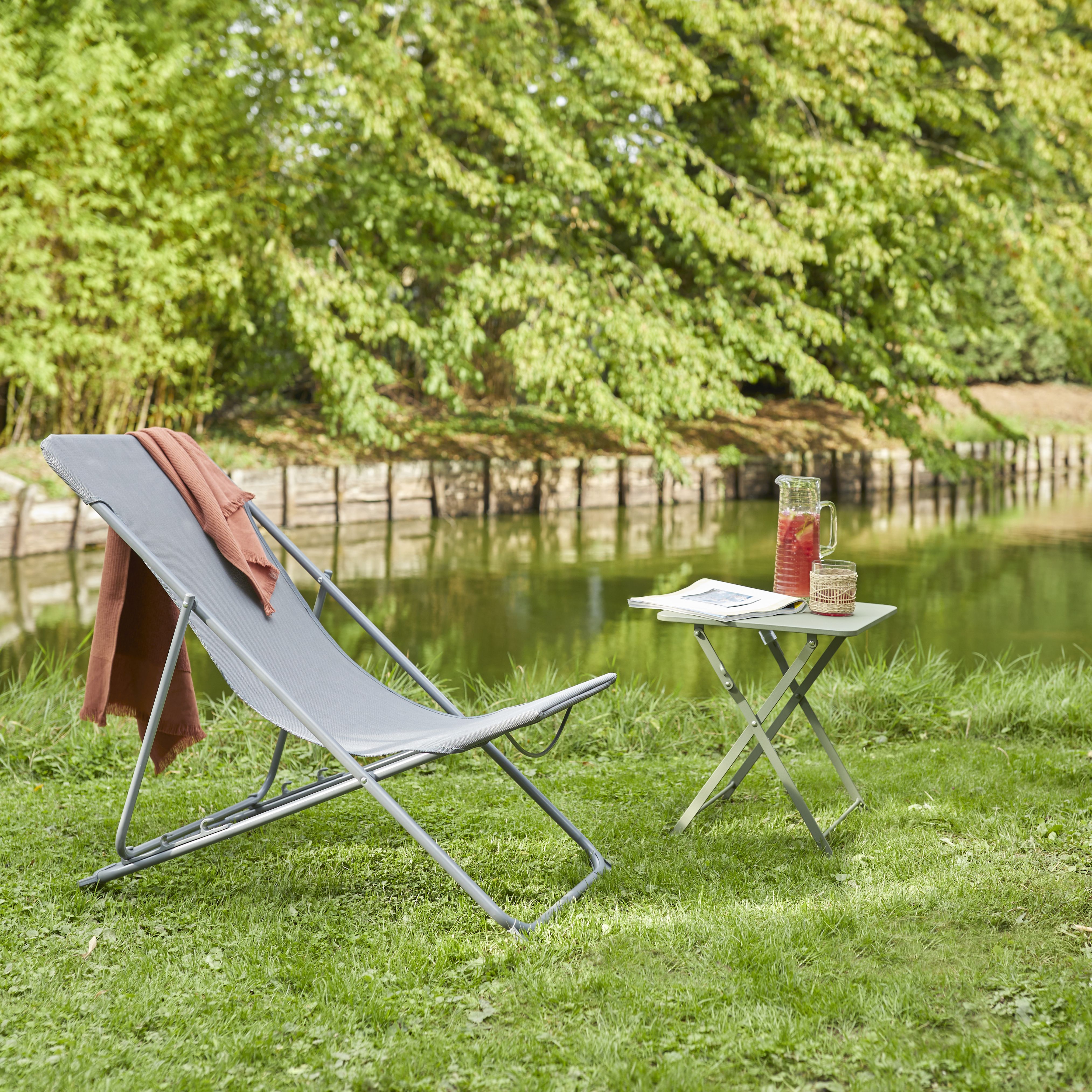 Garelick Mariner Folding Deck Chair With Sewn Cushions