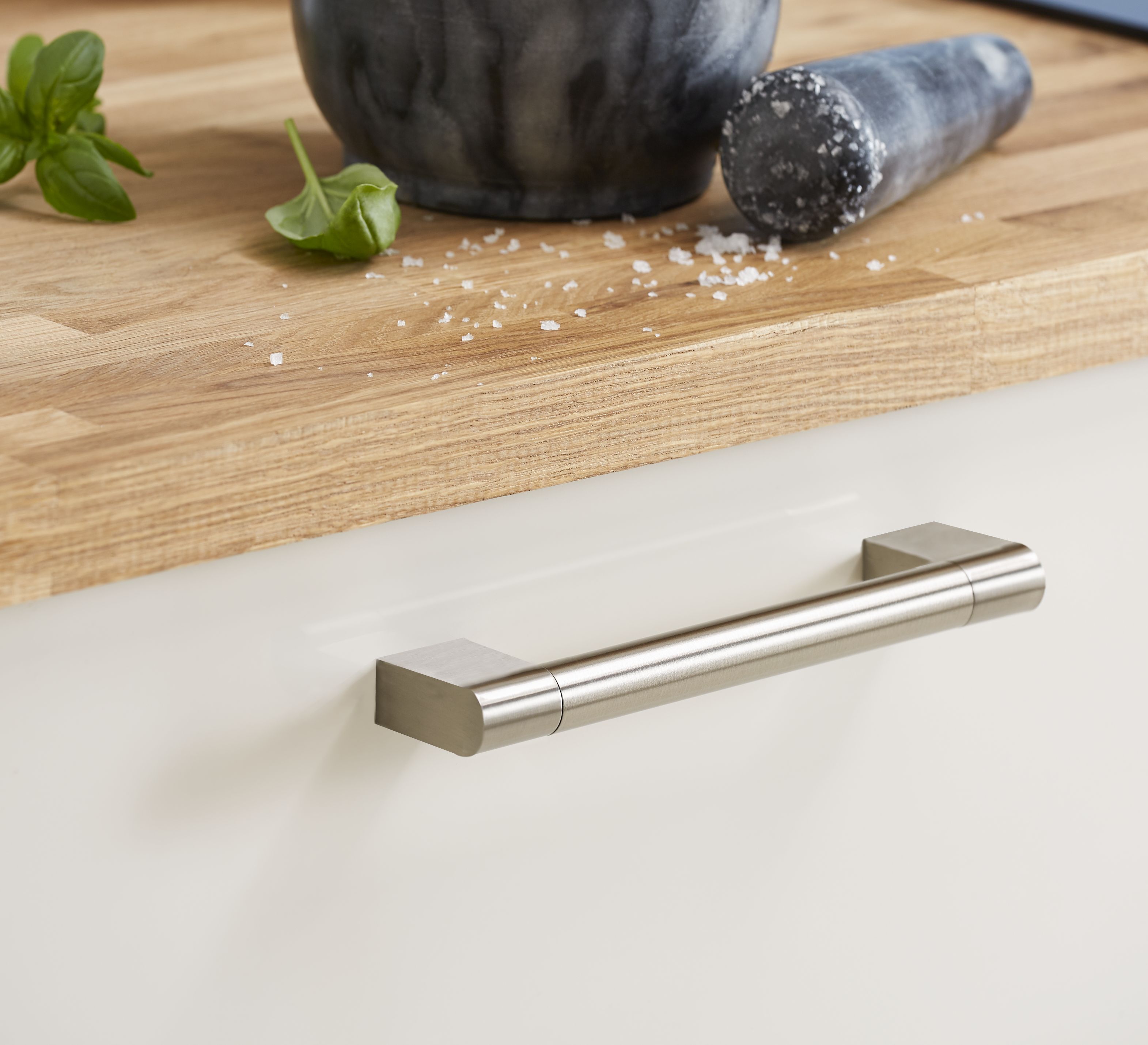 GoodHome Khara Nickel effect Kitchen cabinets Bar Pull Handle, (L)188mm x (D)36mm, Pack of 2