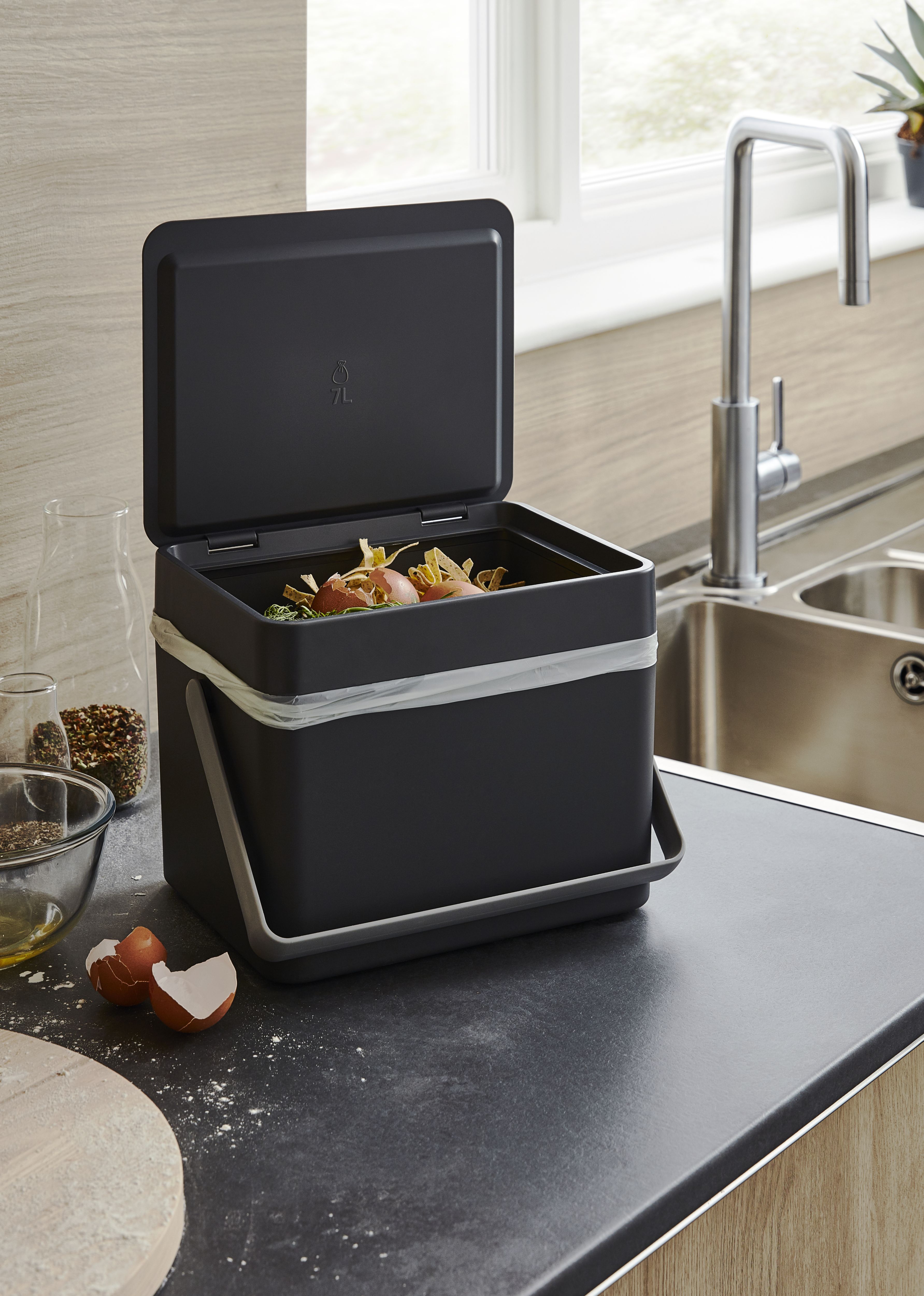 GoodHome Kora Manual Anthracite Metal Worktop Bin - 7L