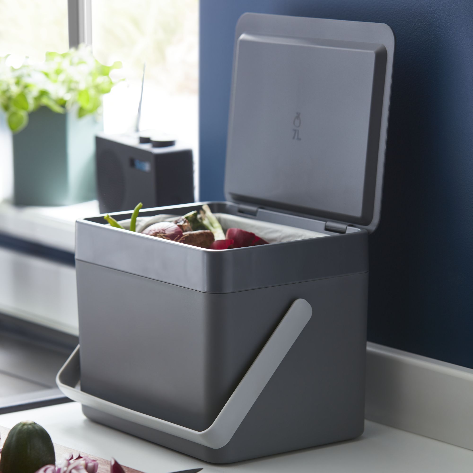 GoodHome Kora Manual Anthracite Metal Worktop Bin - 7L