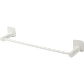 White double towel online rail