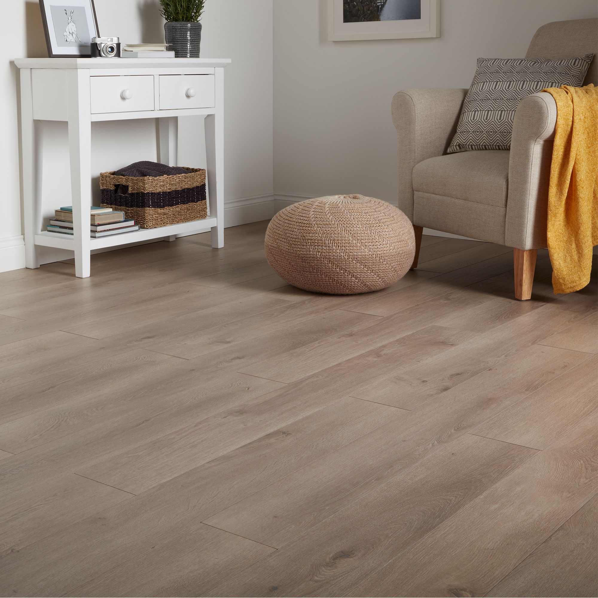 Grey laminate deals flooring b&q