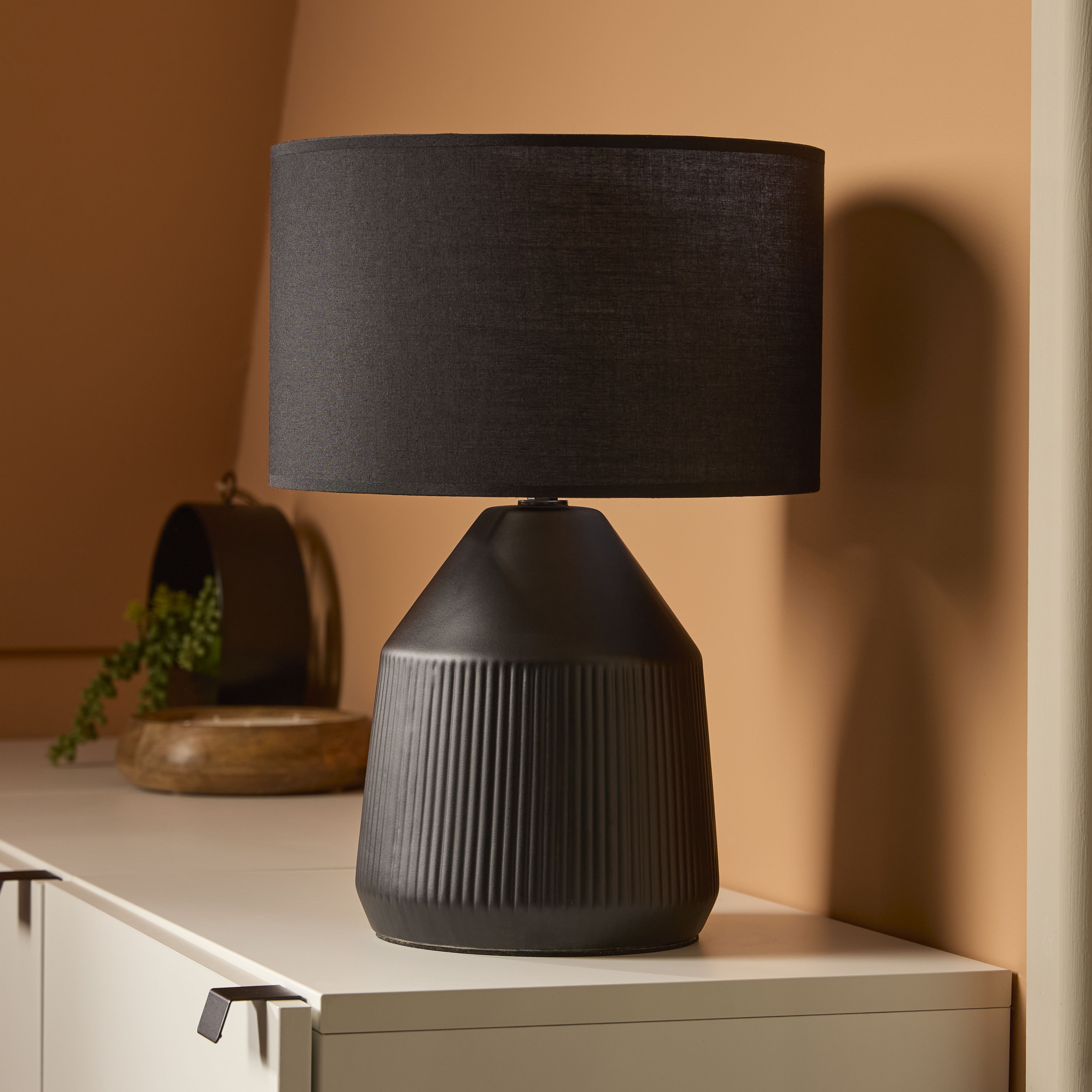 GoodHome Longclaw Round Matt Black Table lamp