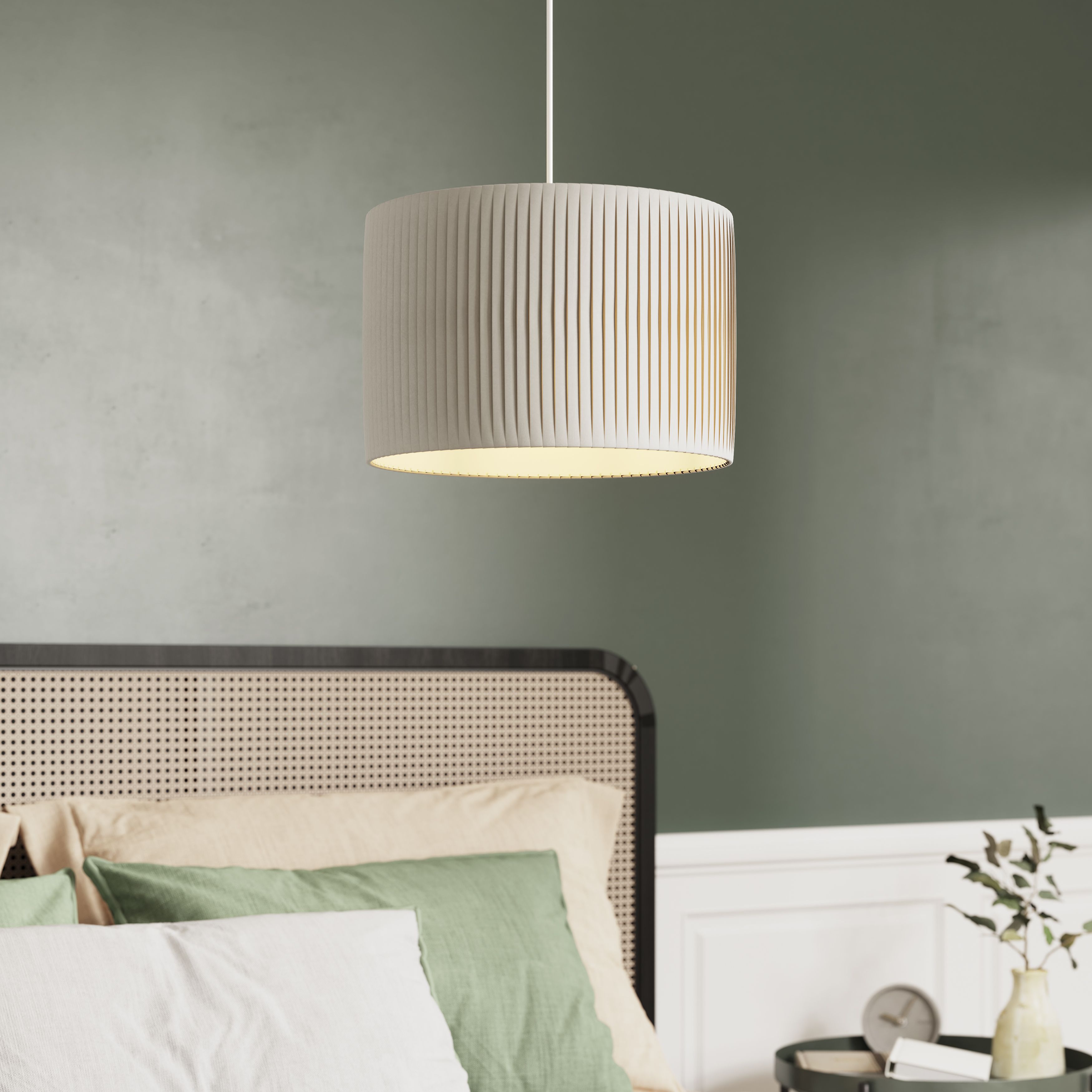 B&P Lamp® 9 7/8\" Shade, Melon, Hunter Green/Cream Tint