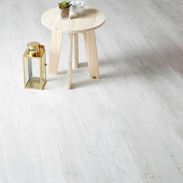 Goodhome Macquarie White Pine Effect, White Wood Laminate Flooring B Q