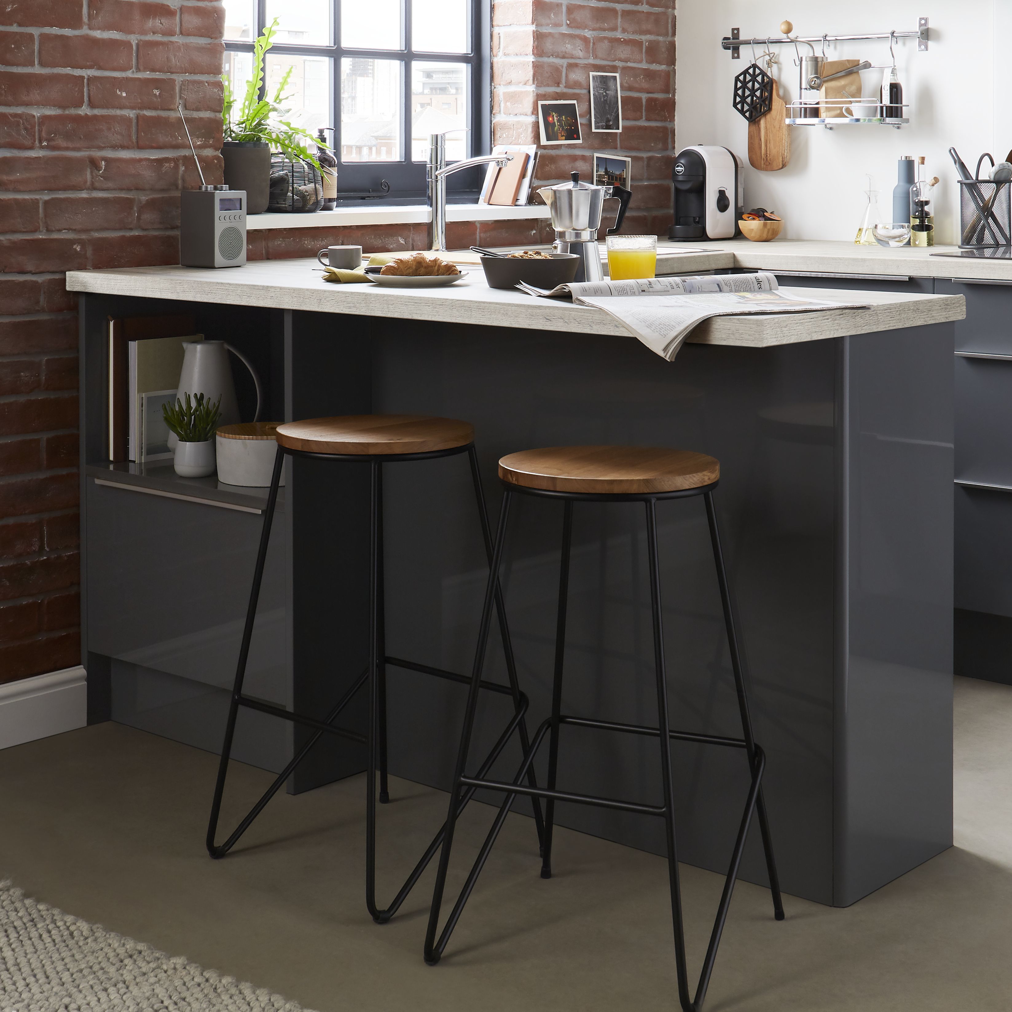 Black bar on sale stools b&q