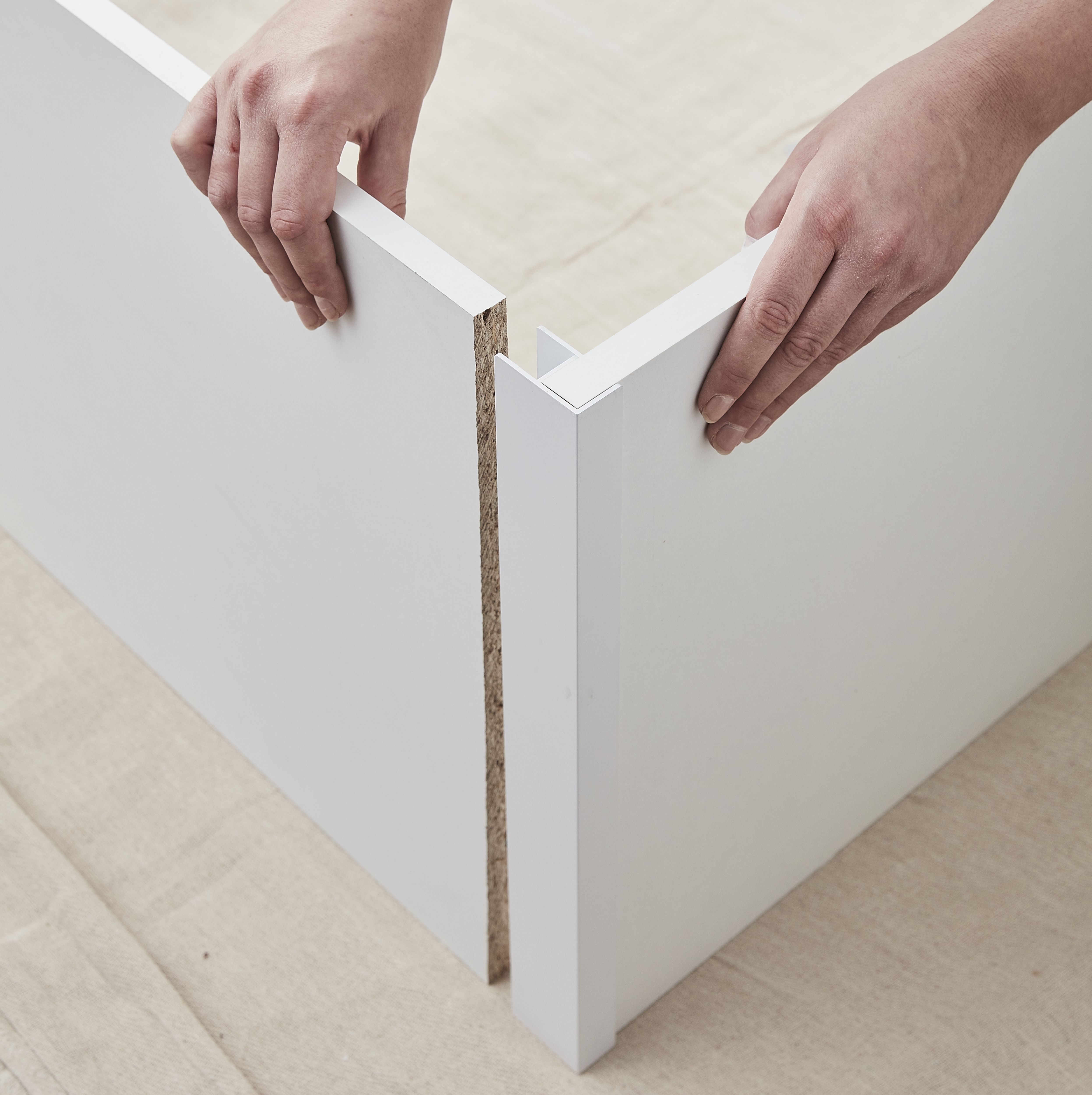 GoodHome Marlow White Screw-in Corner bracket (L)400mm, Pack of 2
