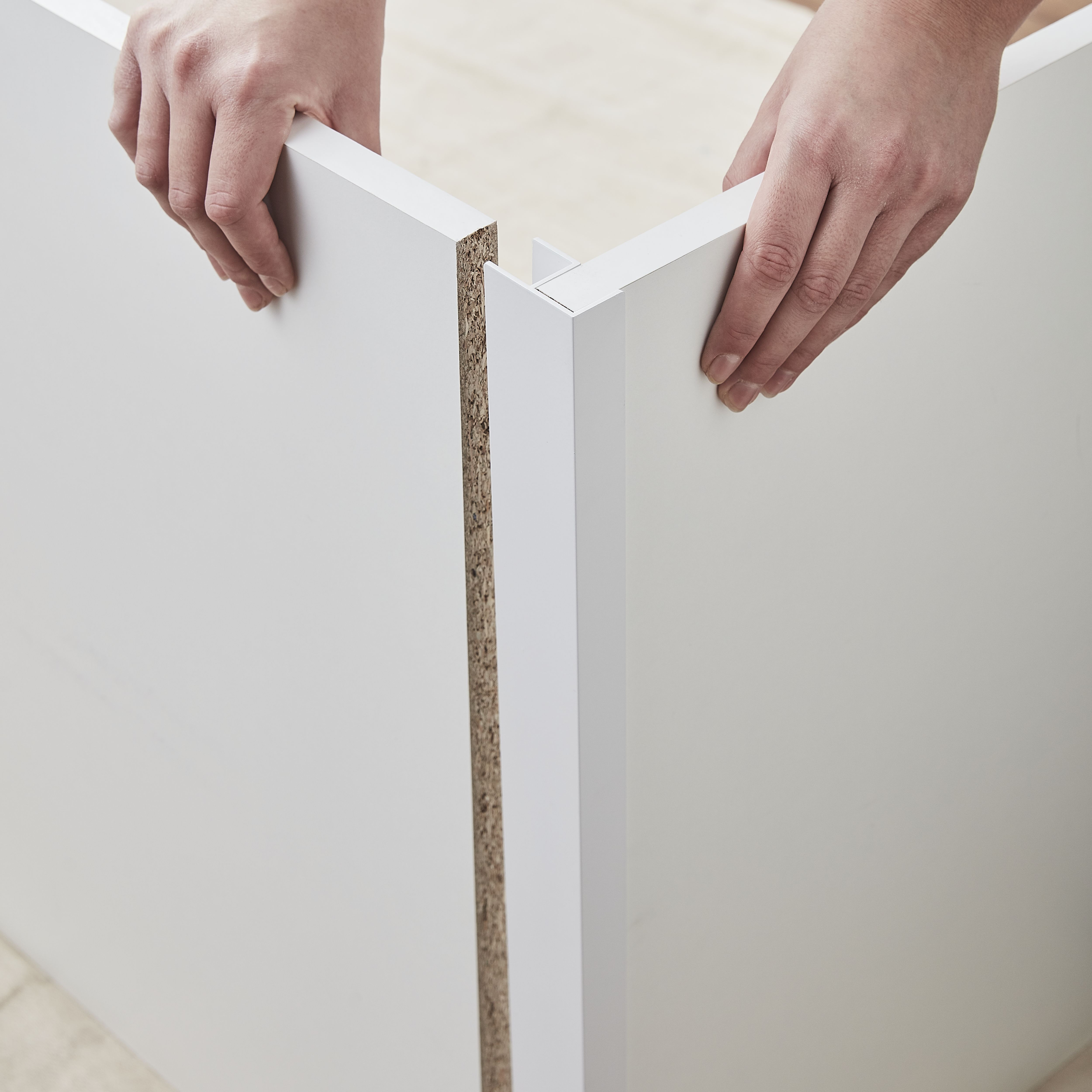GoodHome Marlow White Screw-in Corner bracket (L)600mm, Pack of 2