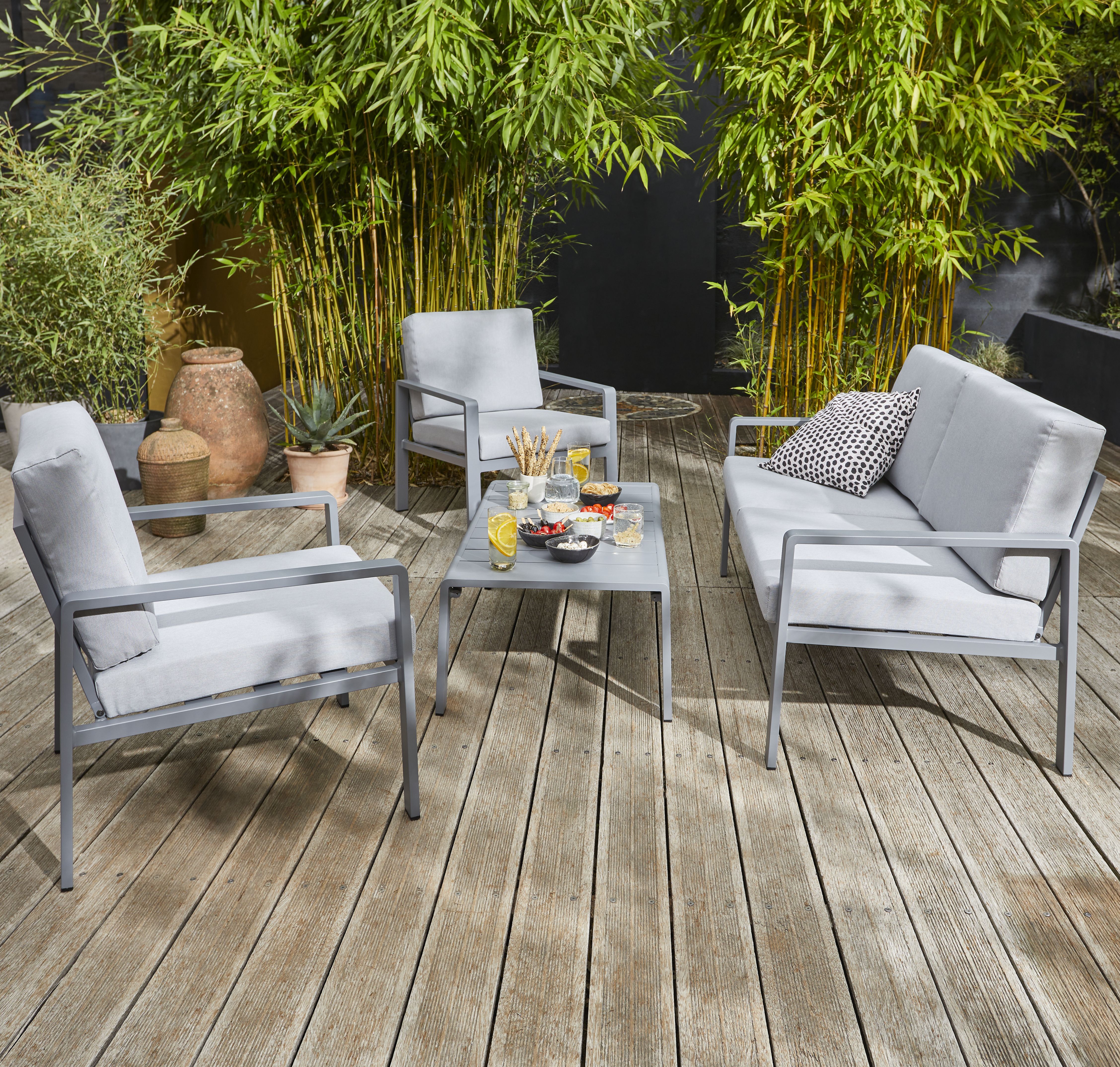 GoodHome Bari Metal 2 seater Bistro set DIY at B Q