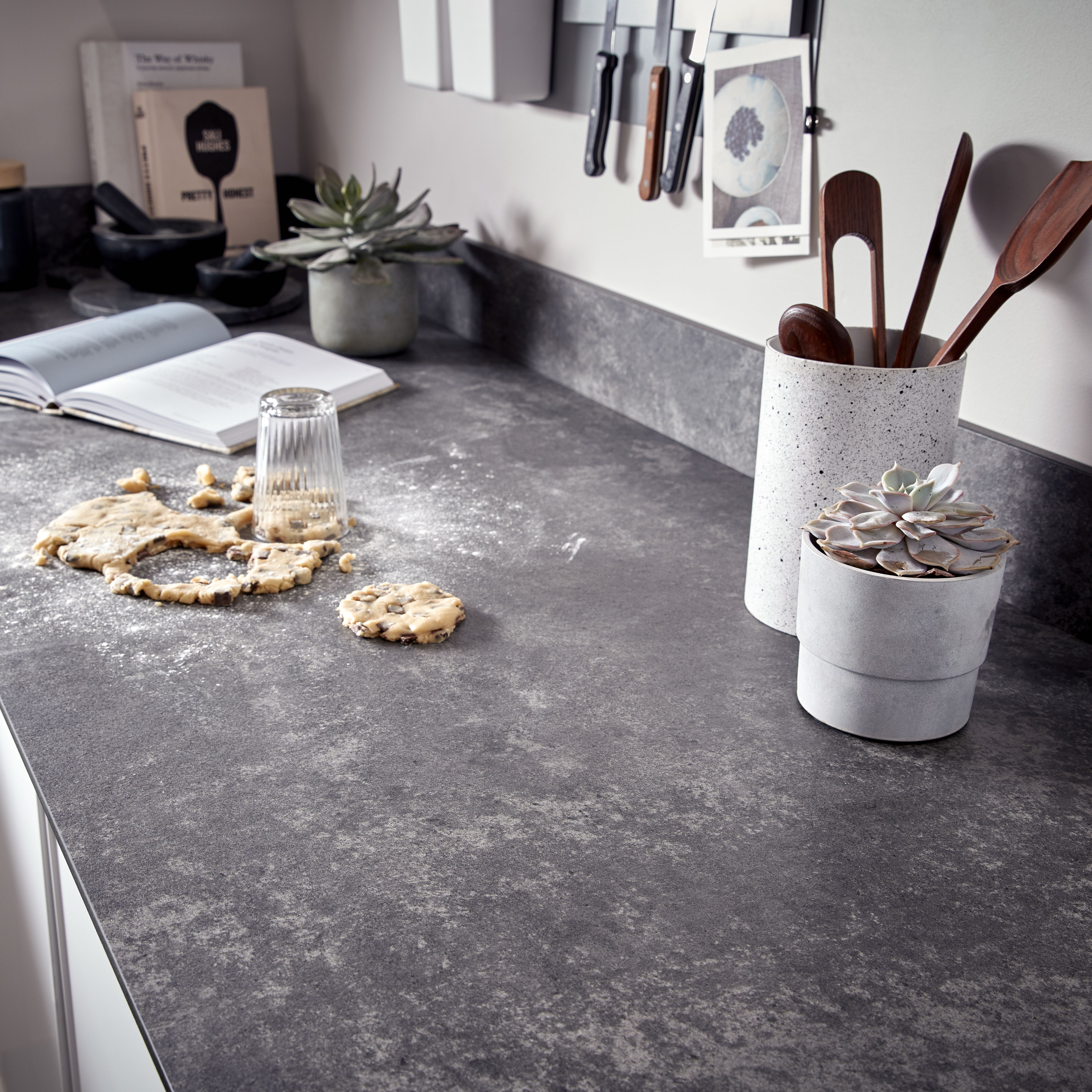 GoodHome Nepeta Ceramic mineral effect Compact Laminate Square edge Kitchen Worktop, (L)3000mm (W)620mm (T)12mm