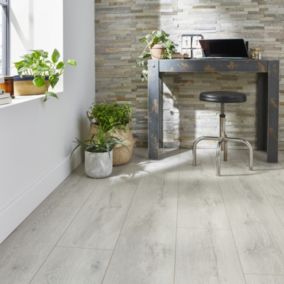 GoodHome Newlyn Grey Wood planks Grey wood effect Laminate Flooring, 1.68m²