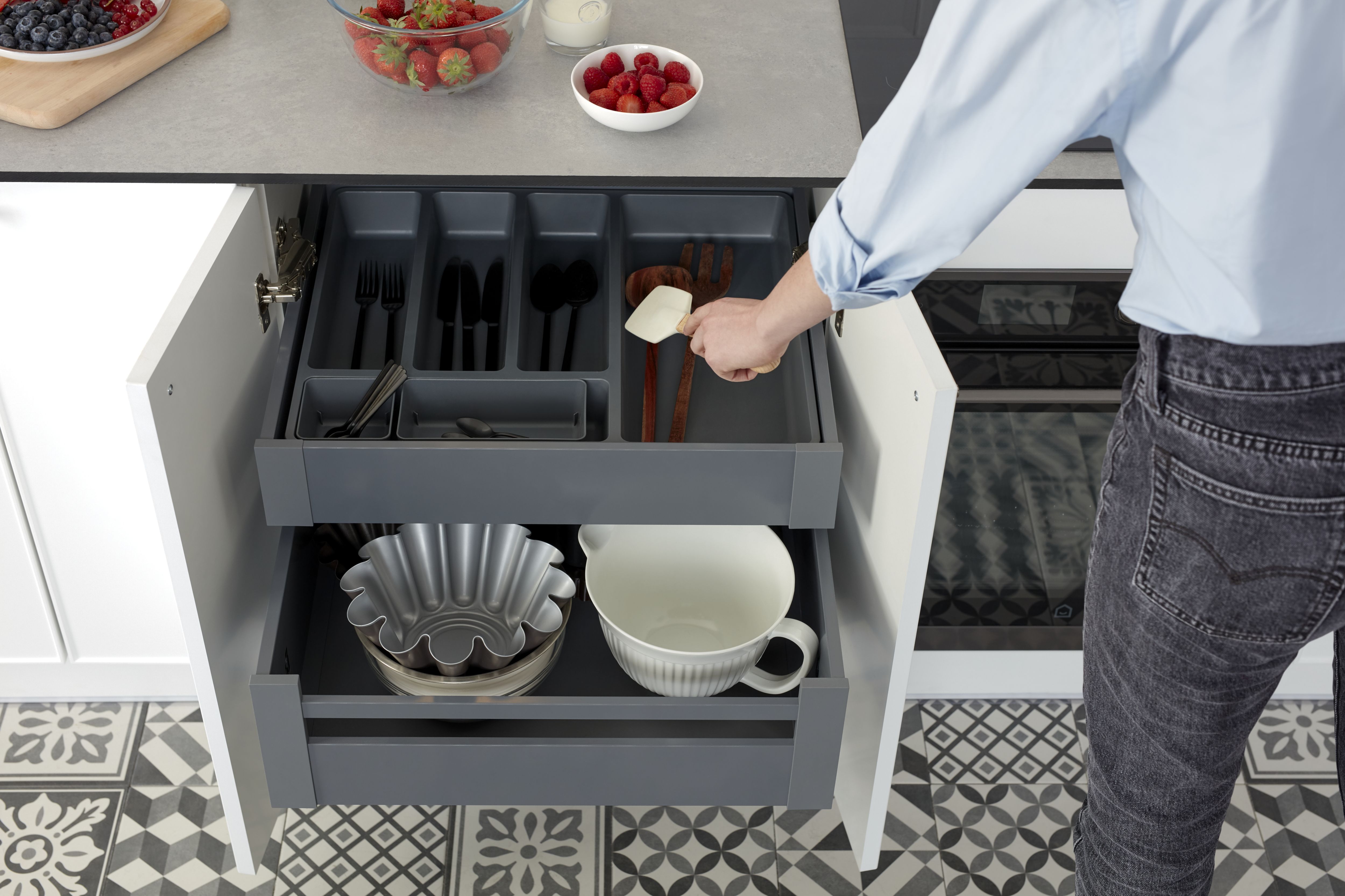 GoodHome Nitaki Anthracite ABS plastic Cutlery tray, (H)550mm (W)90mm