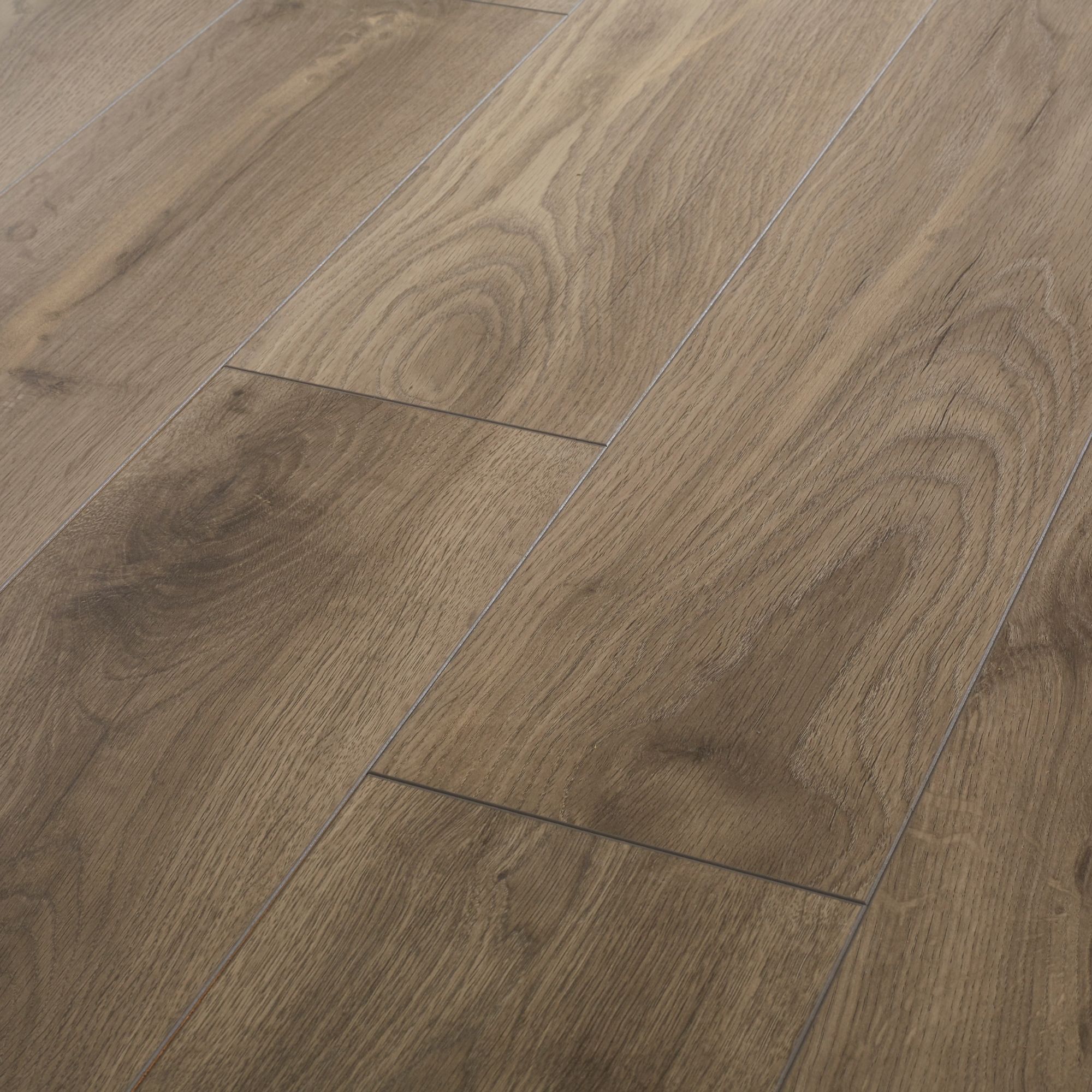 Goodhome Oldbury Grey Oak Effect Laminate Flooring 1 73m Pack Diy At B Q