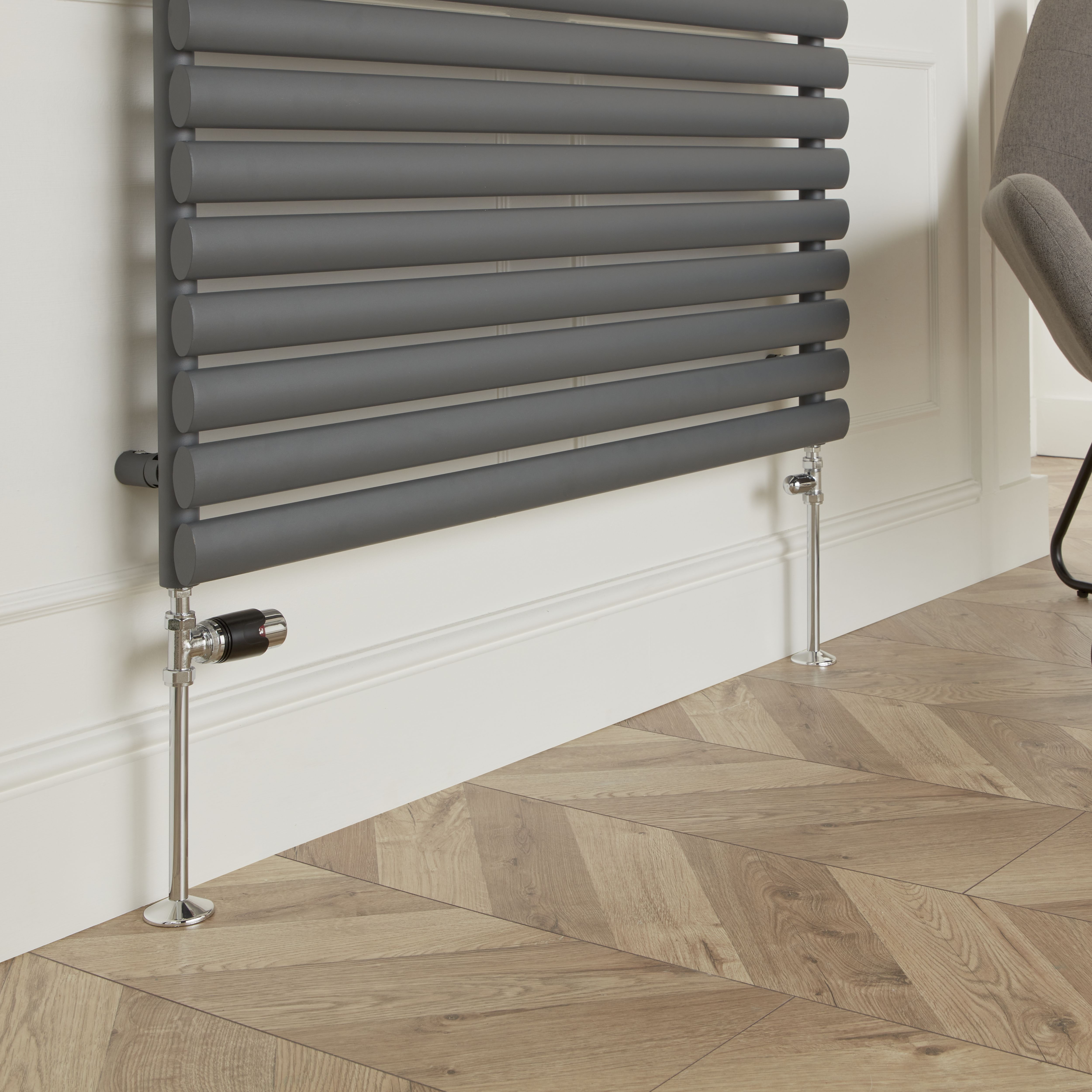 GoodHome Polished Black Chrome-plated Straight Thermostatic Radiator valve & lockshield (Dia)15mm x ½"